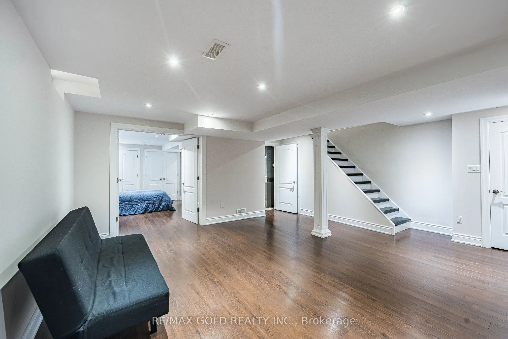 329 Howard Crescent