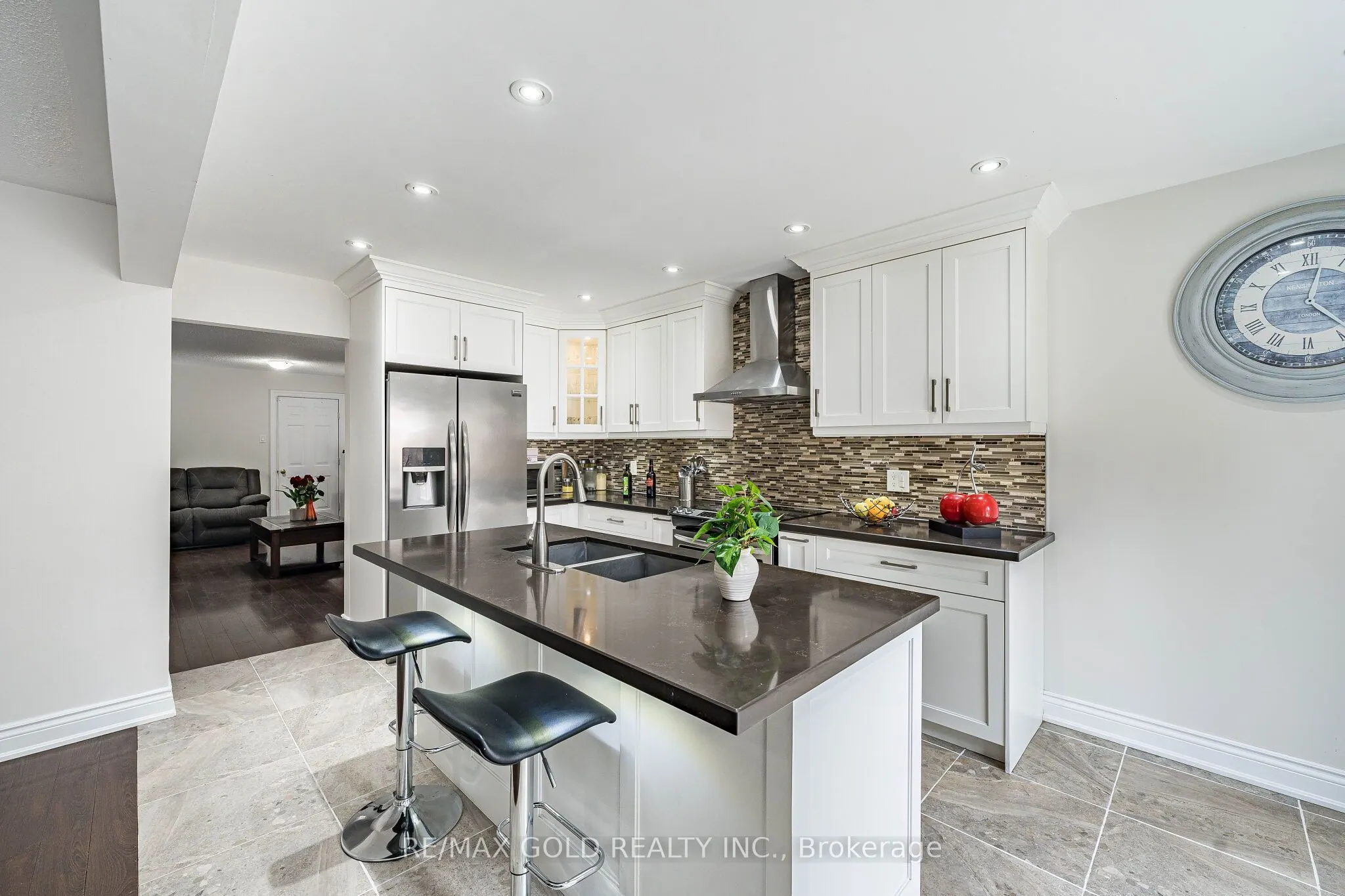 329 Howard Crescent