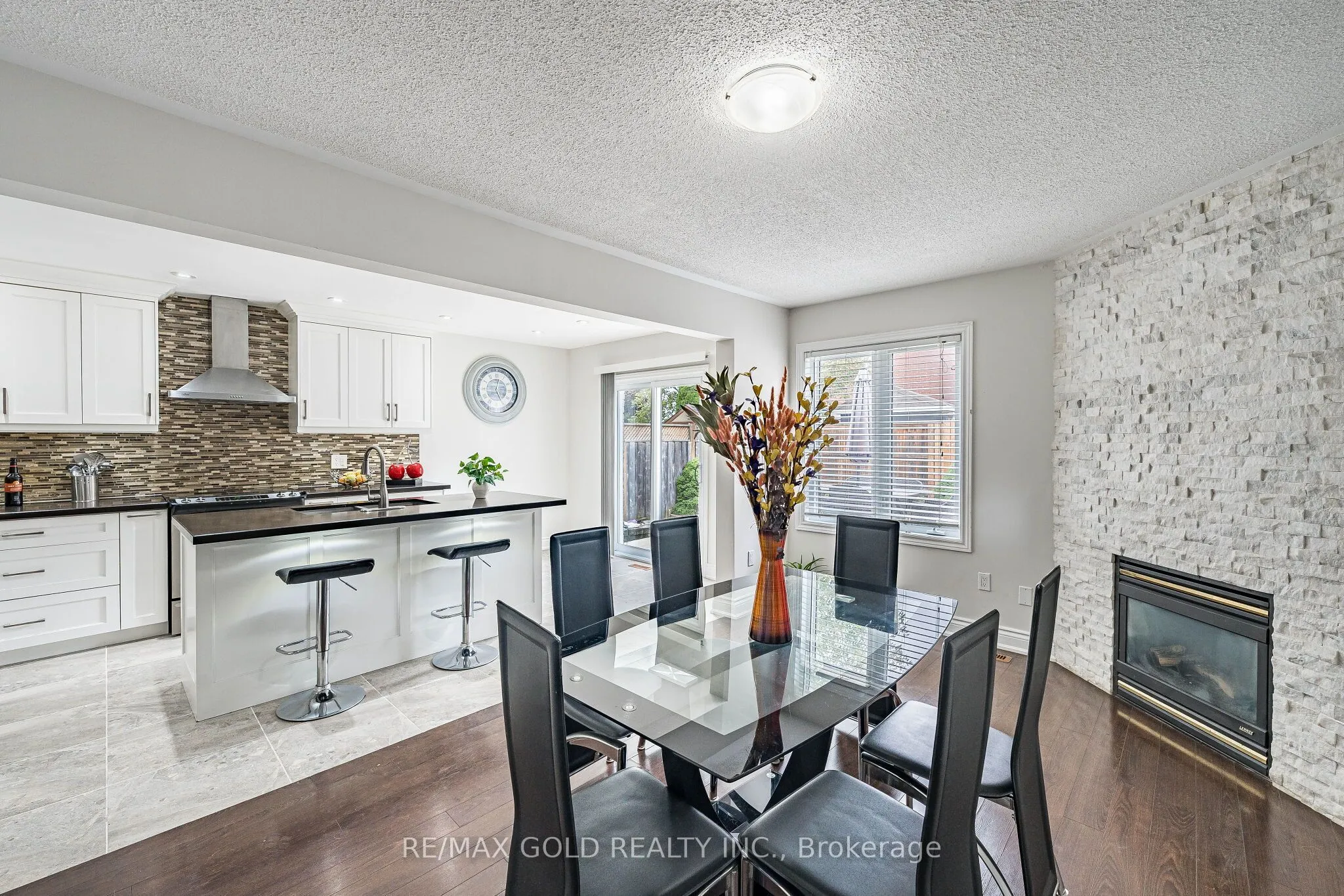 329 Howard Crescent