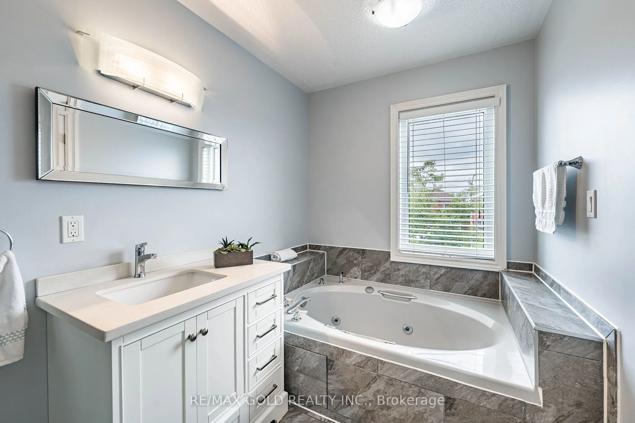 329 Howard Crescent
