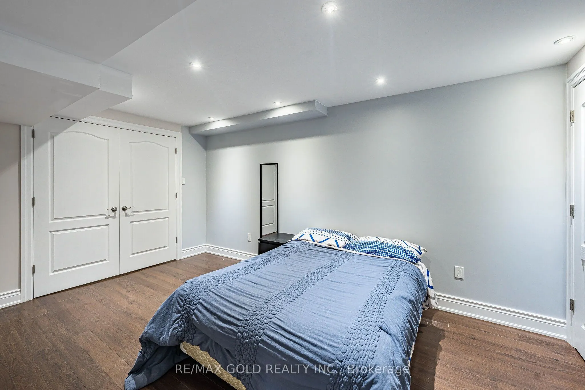 329 Howard Crescent
