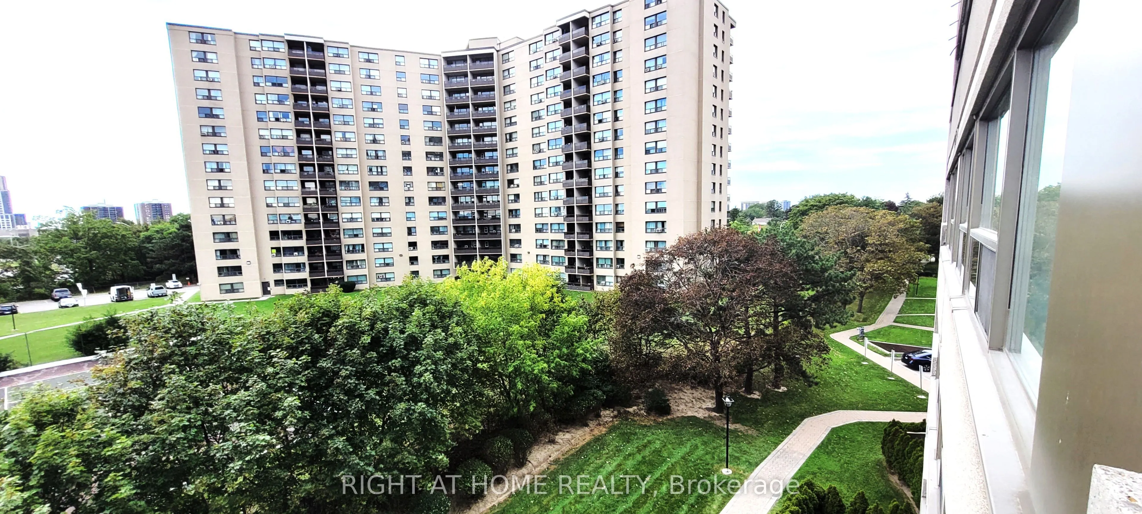 475 The West Mall #517