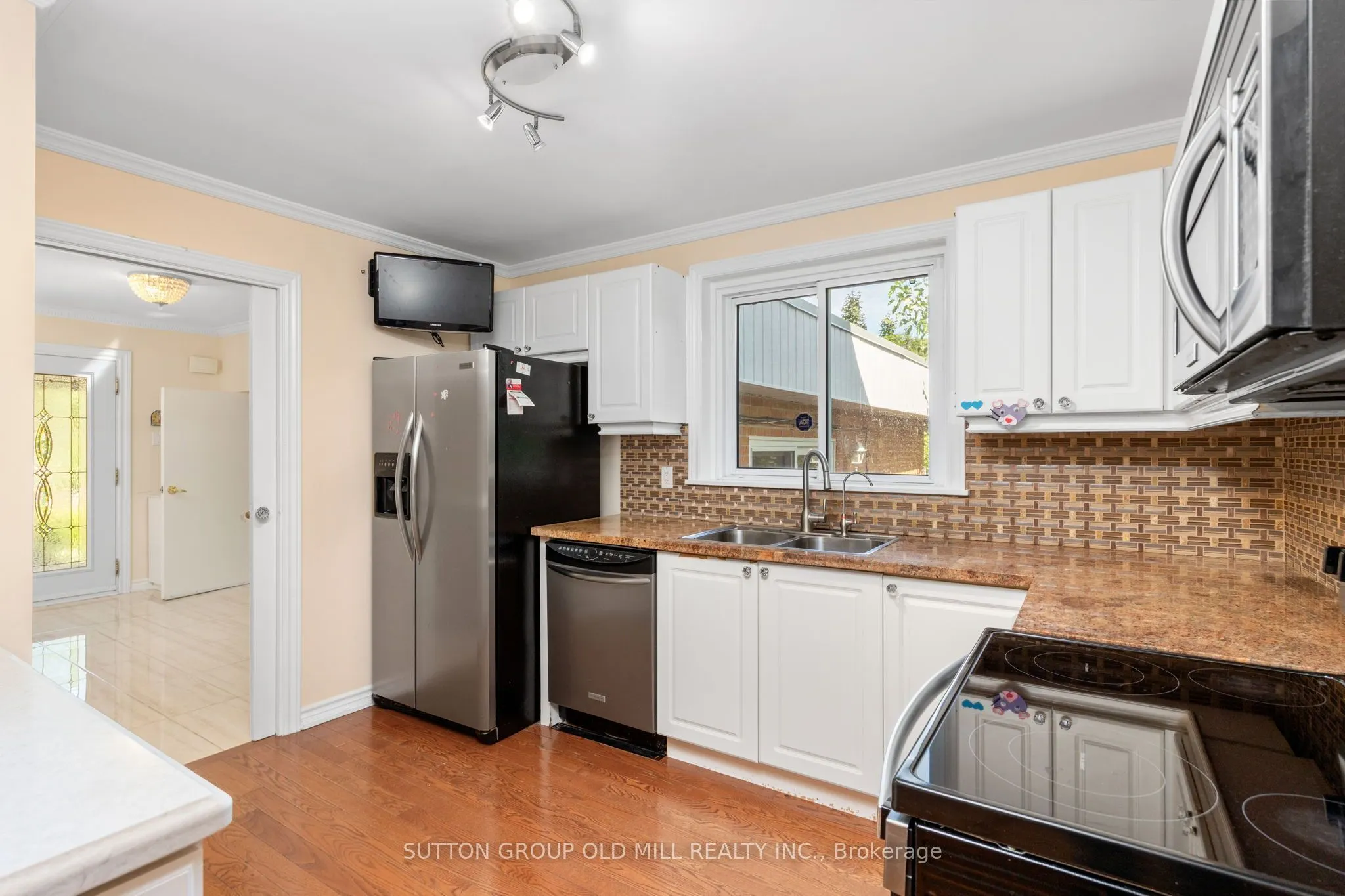 2 Leita Court