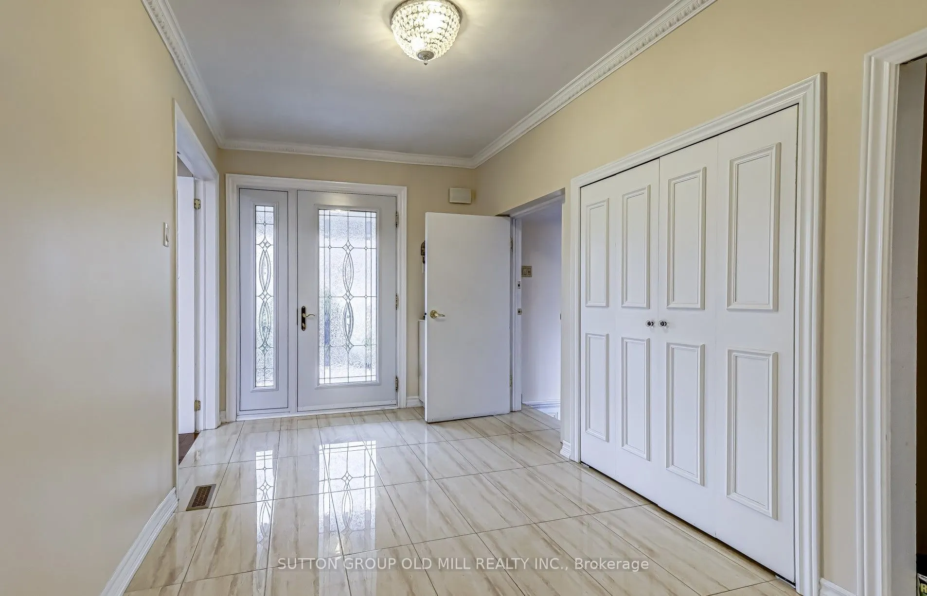 2 Leita Court