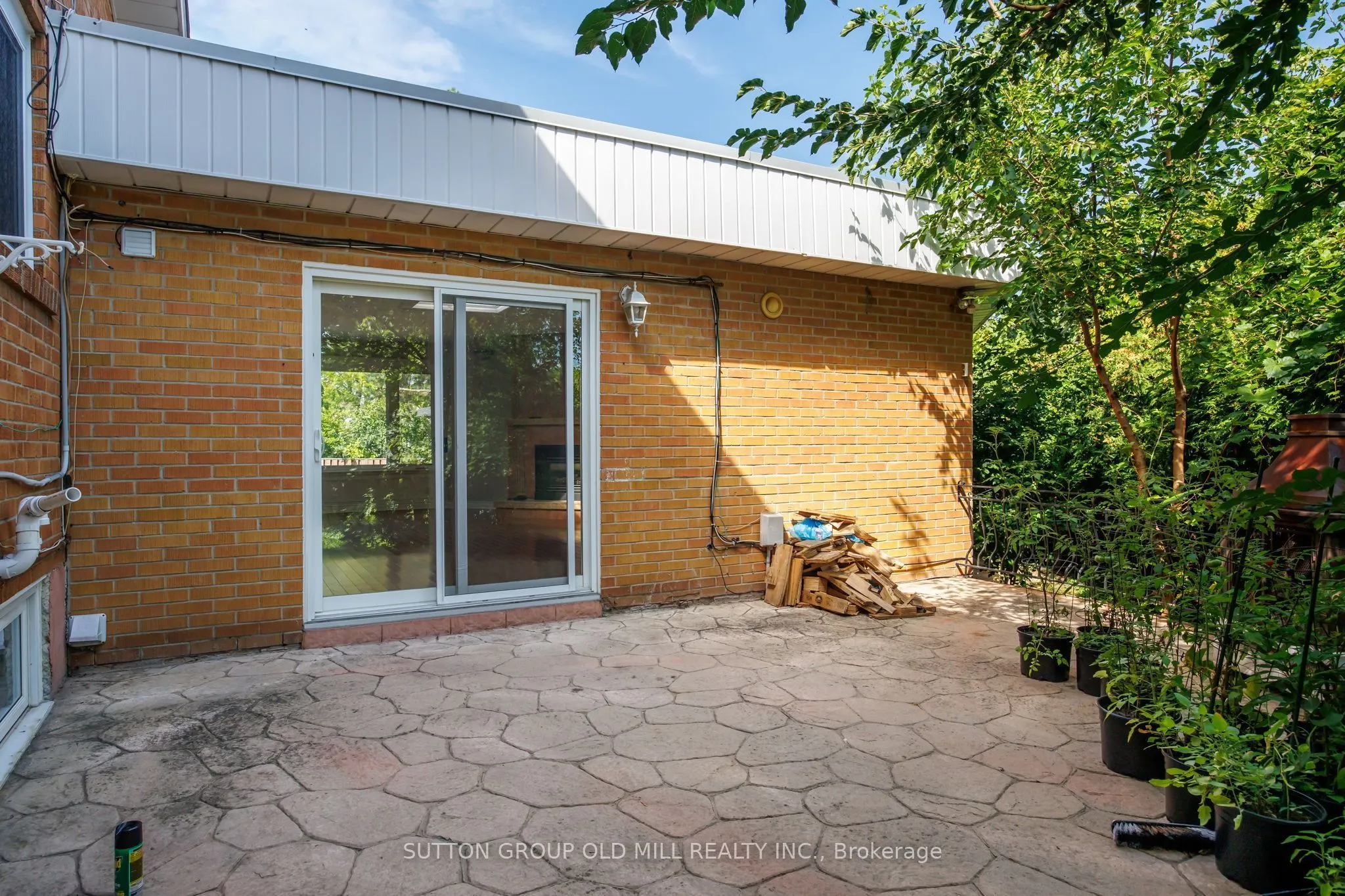 2 Leita Court