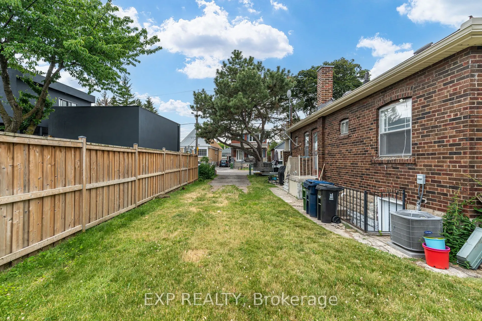 5 Laxis Avenue