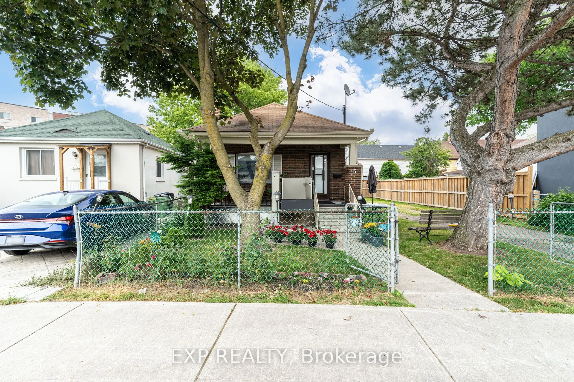 5 Laxis Avenue