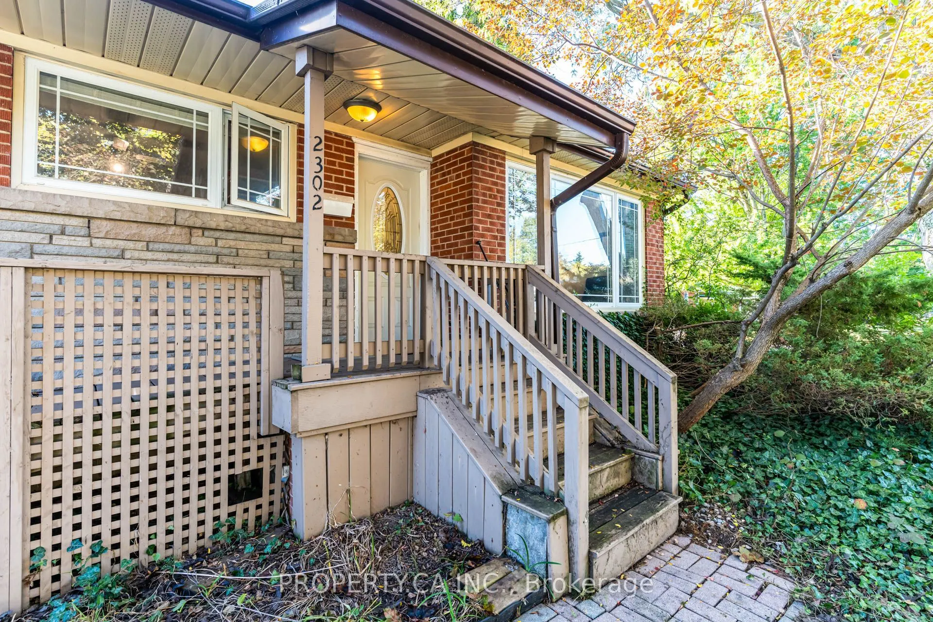 2302 Redfern Road