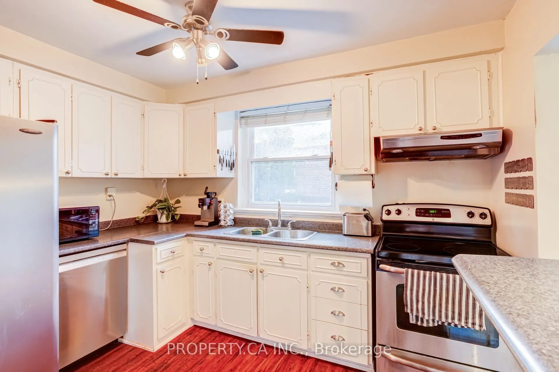 2302 Redfern Road