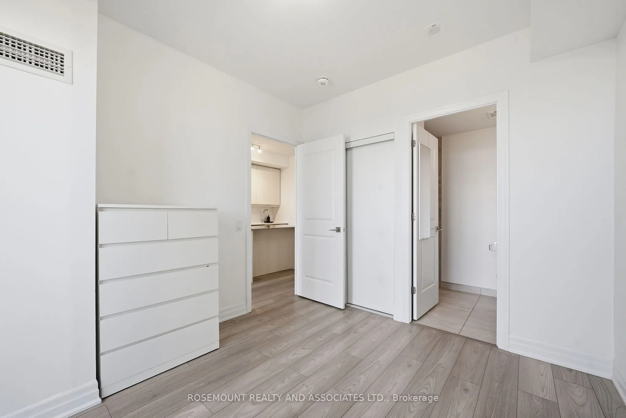 36 ELM Drive W #2105