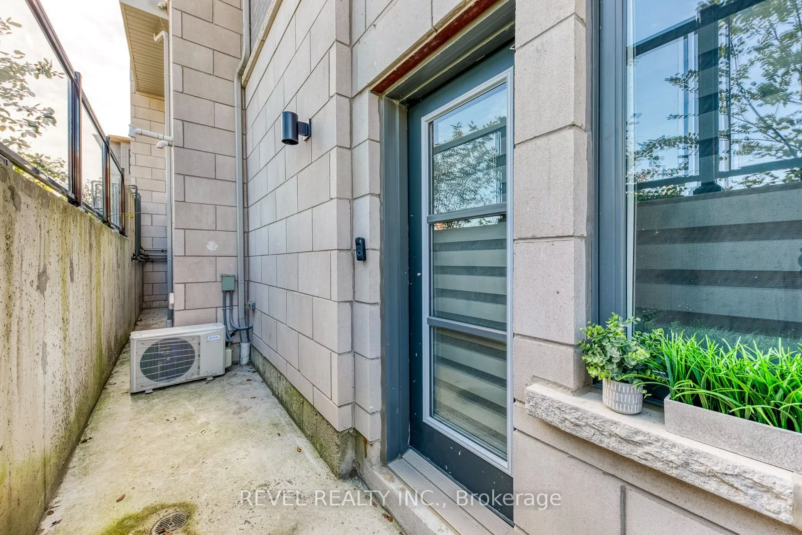 70 Halliford Place #402
