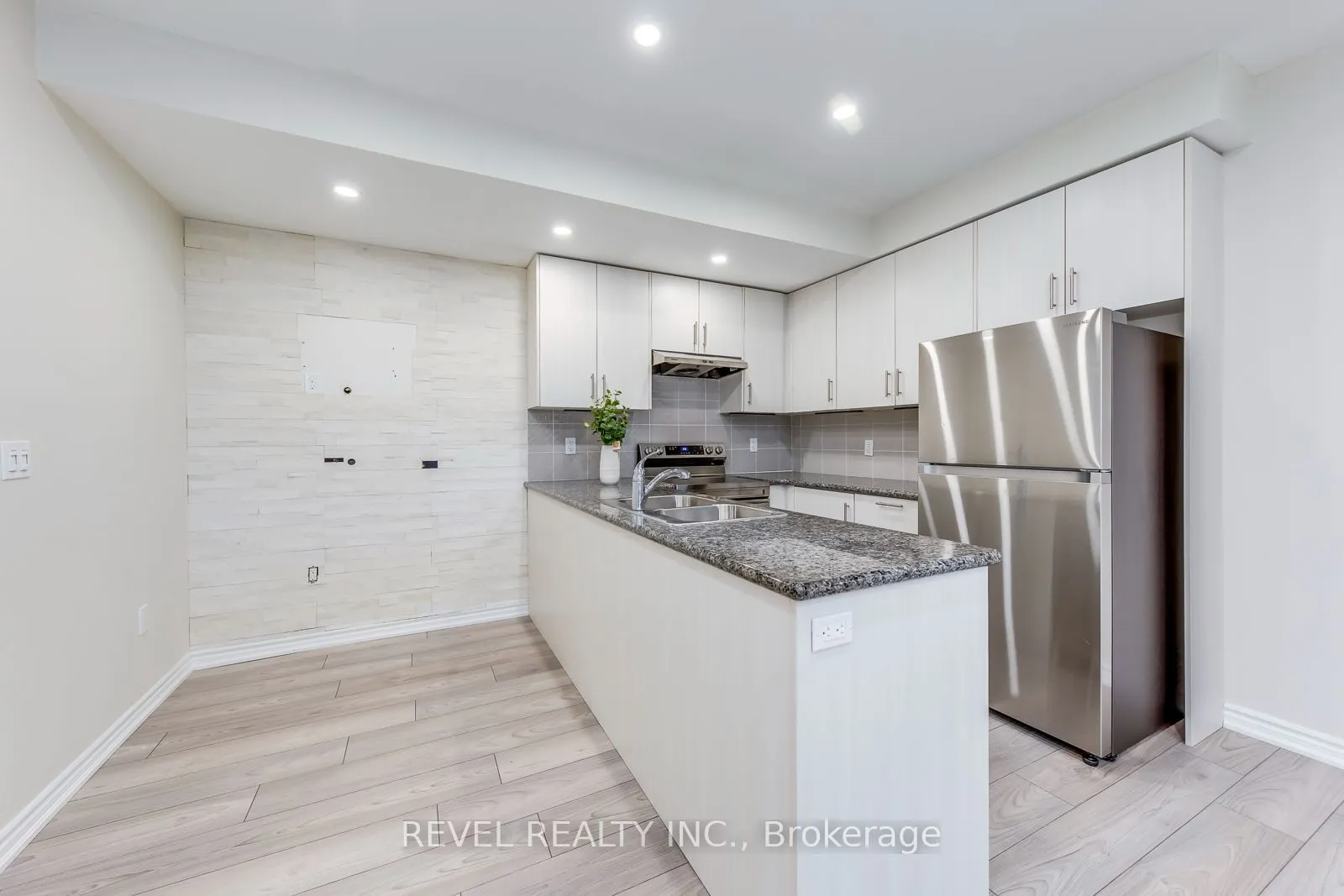 70 Halliford Place #402