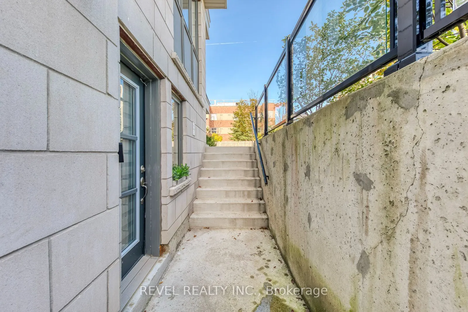 70 Halliford Place #402