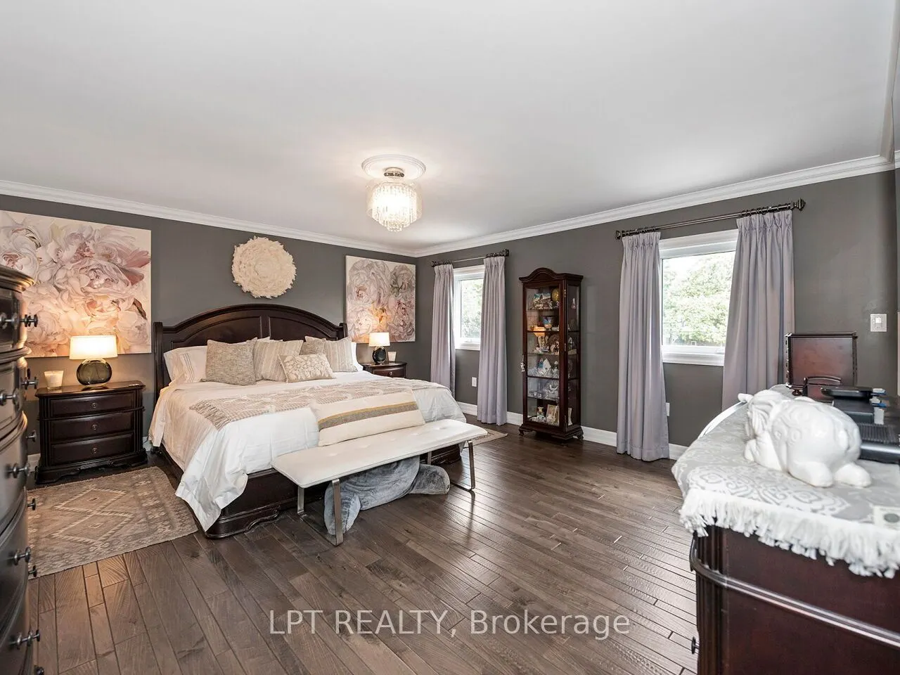 493 Tipperton Crescent