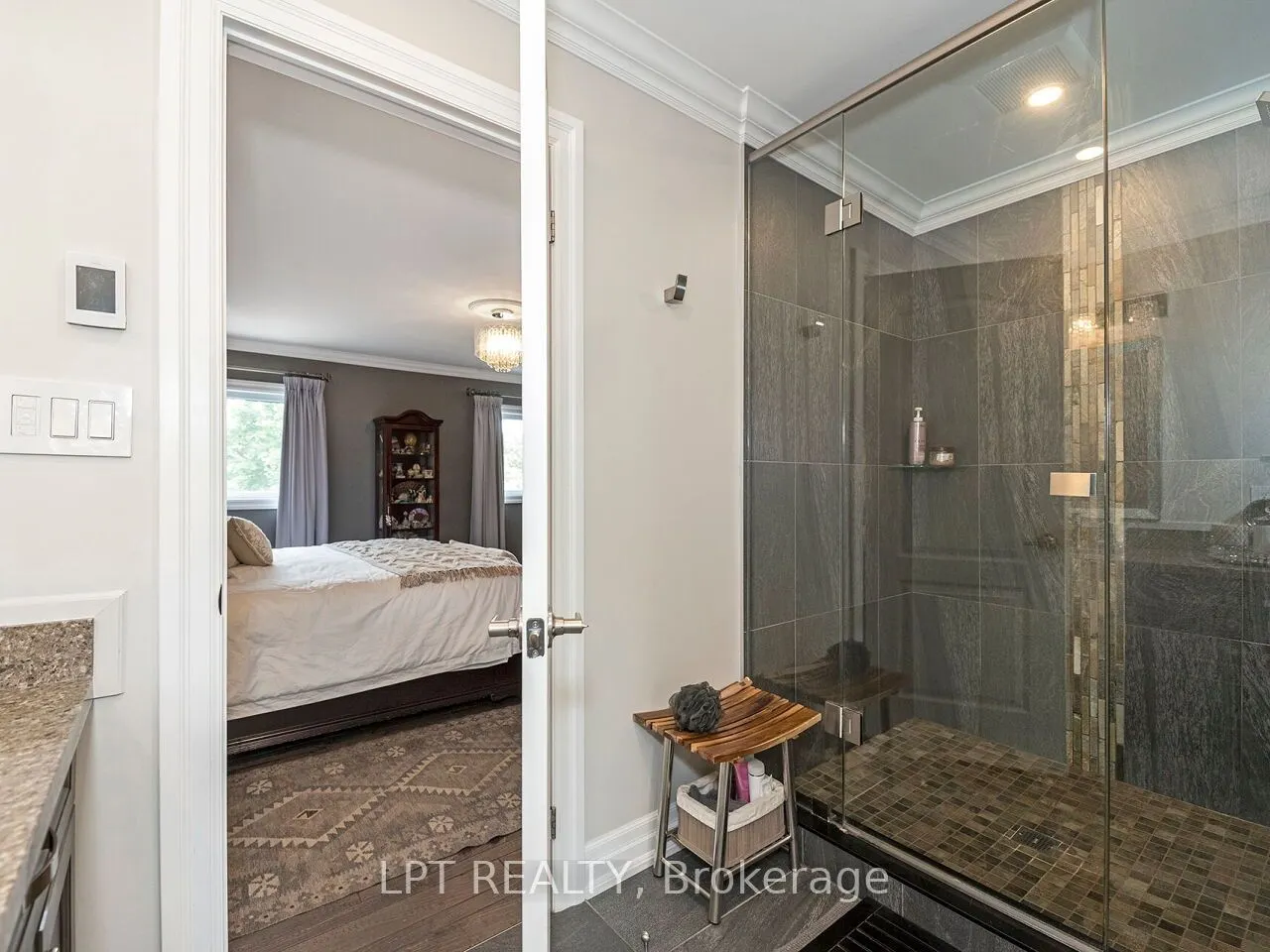 493 Tipperton Crescent