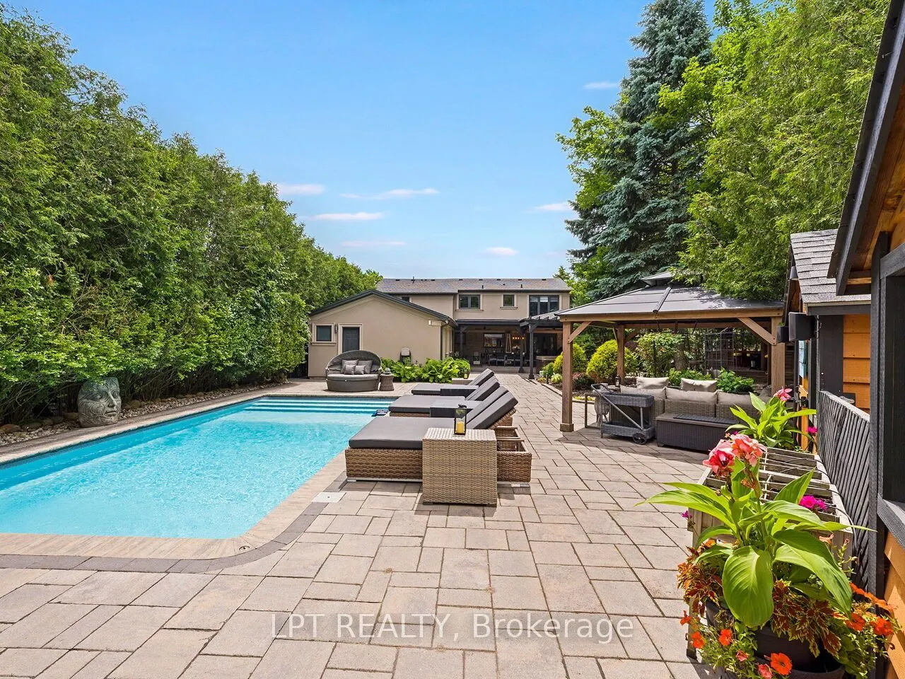 493 Tipperton Crescent