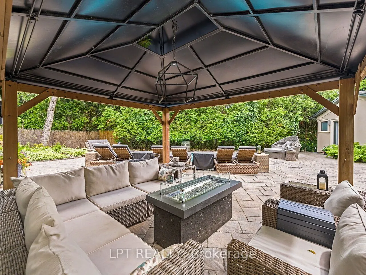 493 Tipperton Crescent