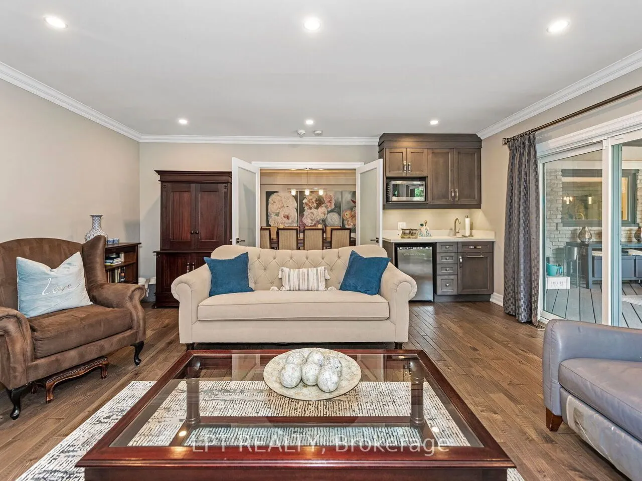 493 Tipperton Crescent