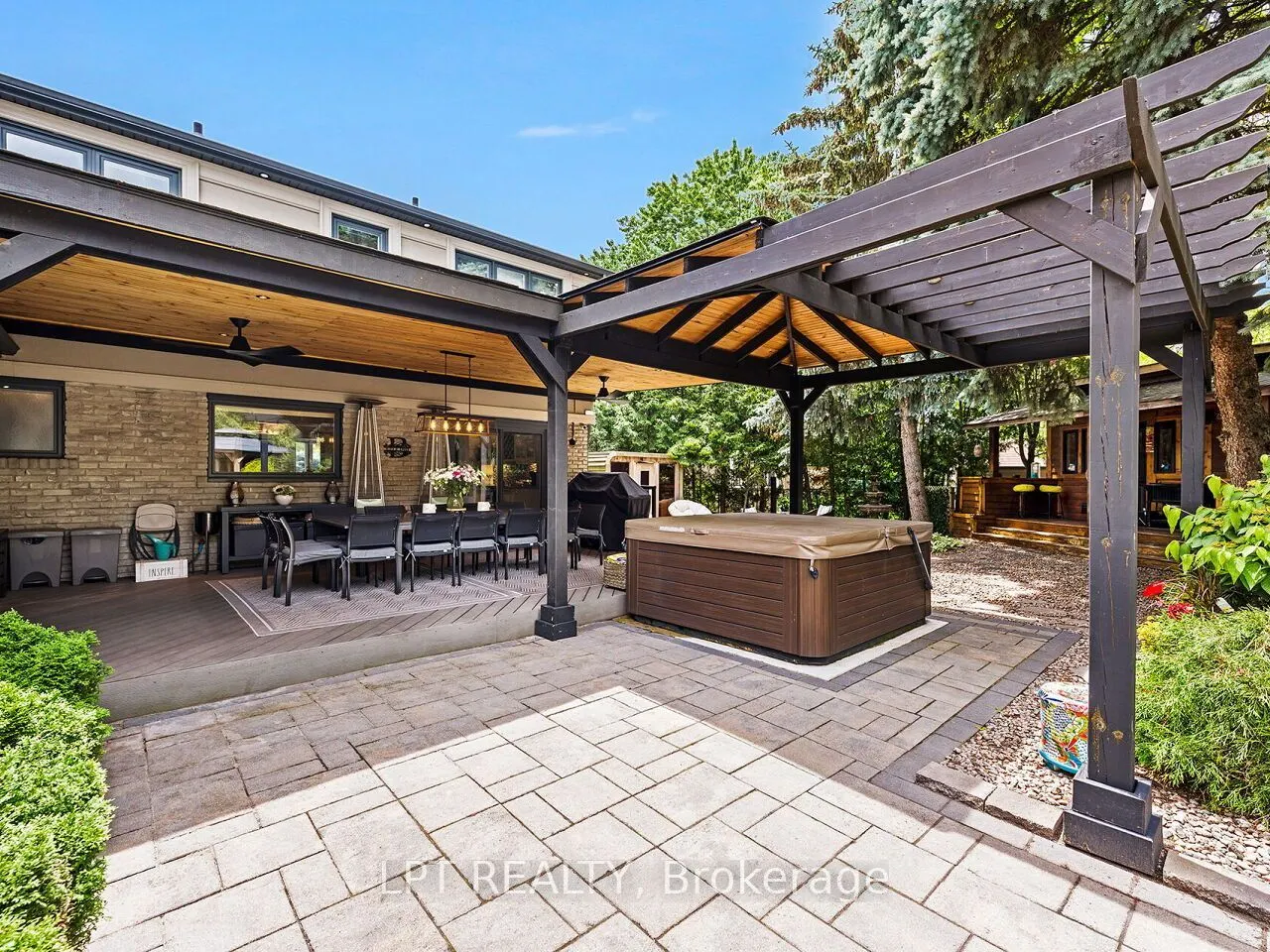 493 Tipperton Crescent