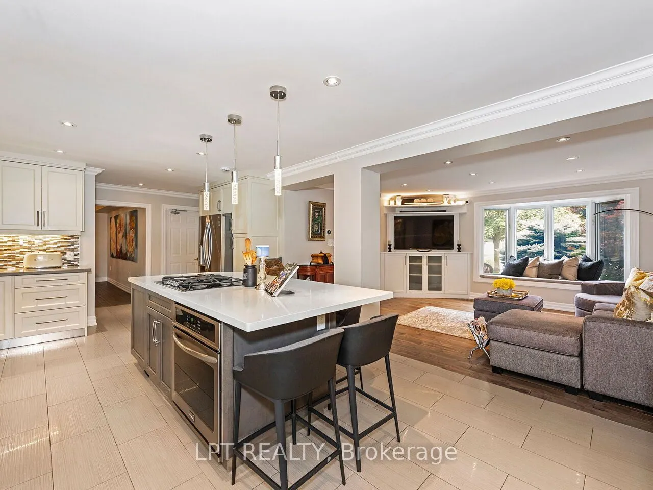 493 Tipperton Crescent