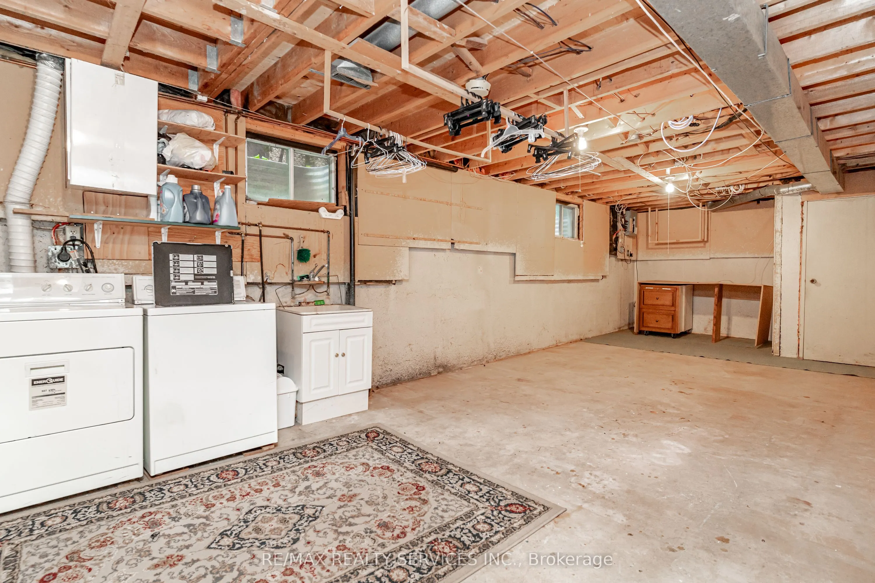32 Winterfold Drive