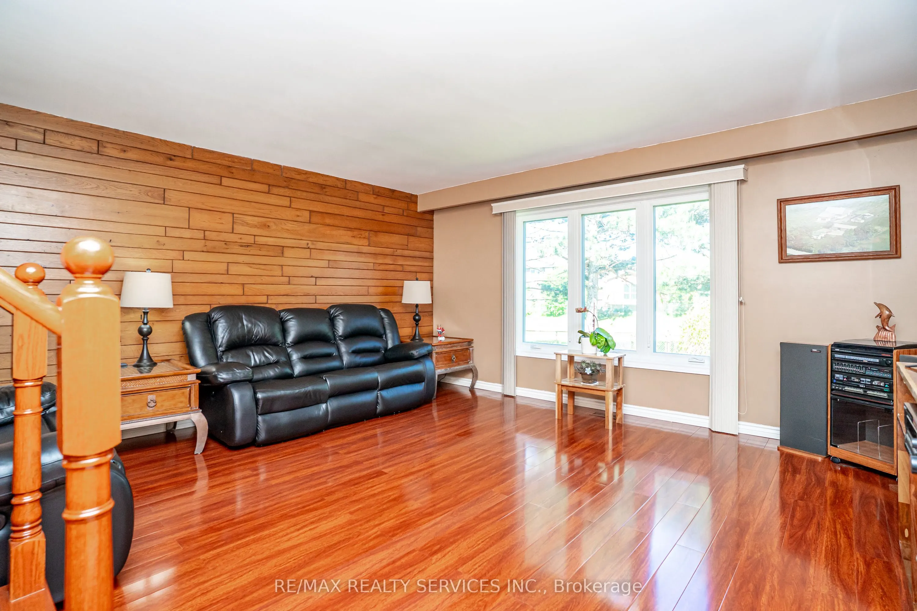 32 Winterfold Drive