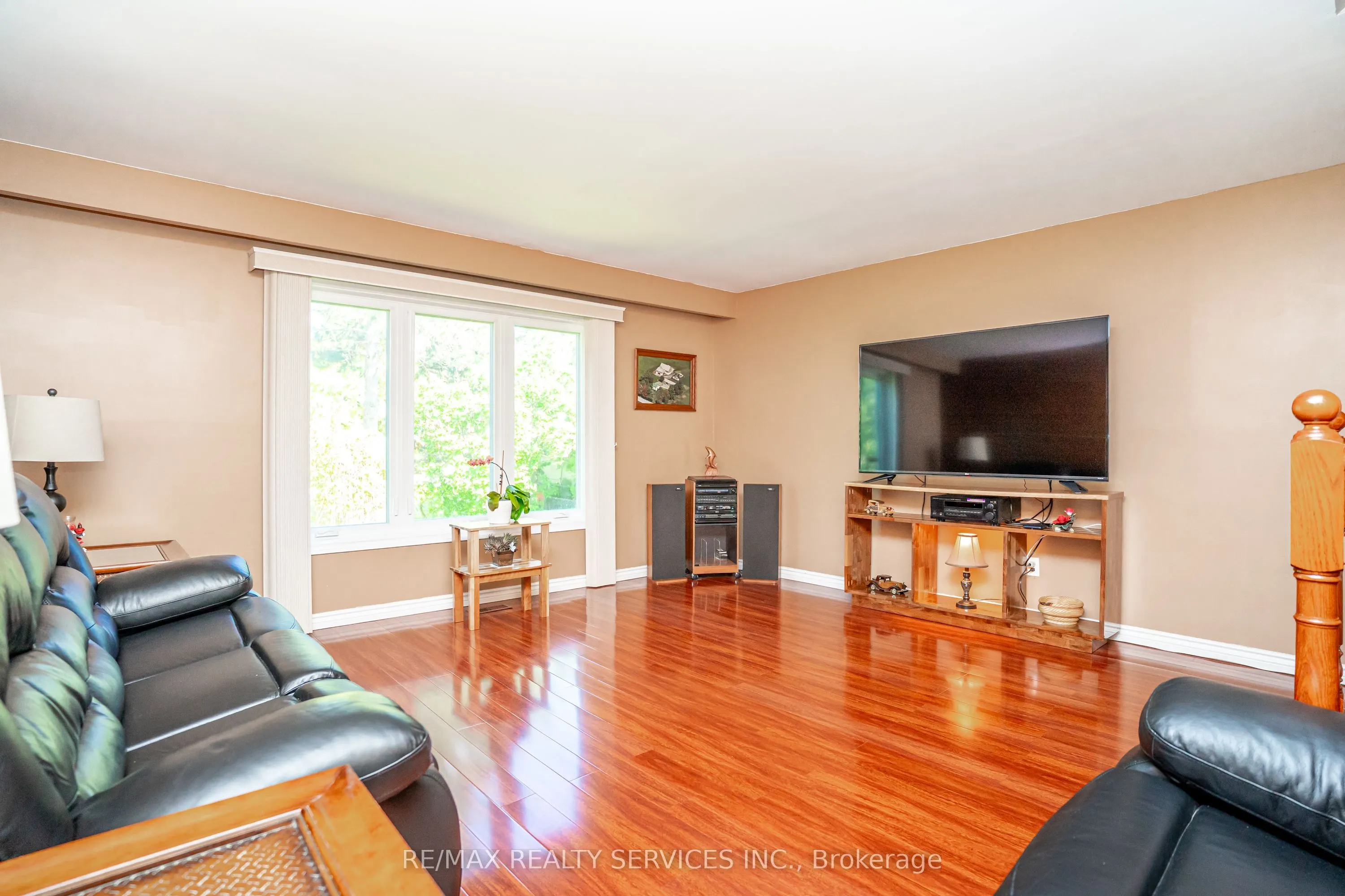 32 Winterfold Drive