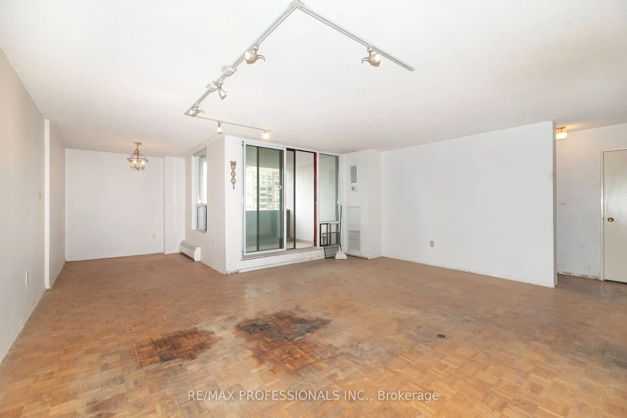 1515 Lakeshore Road #708