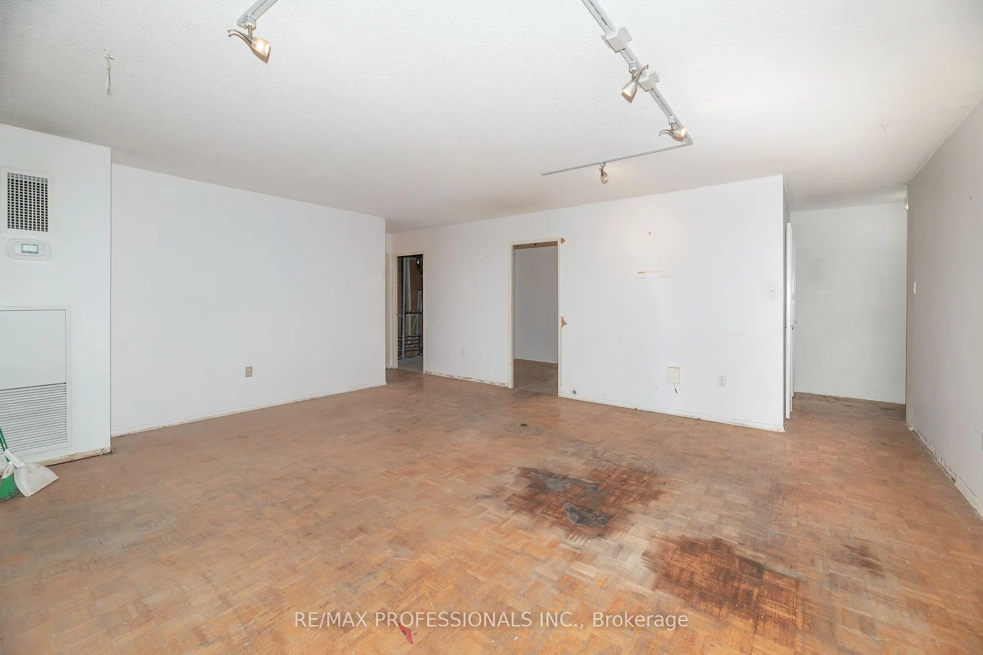 1515 Lakeshore Road #708