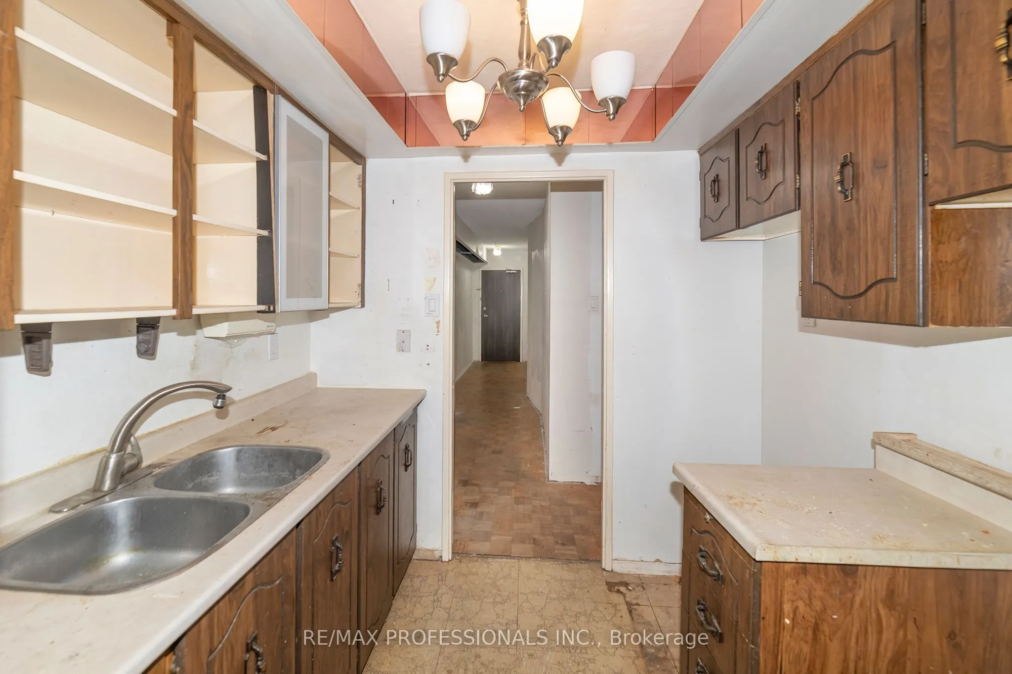 1515 Lakeshore Road #708