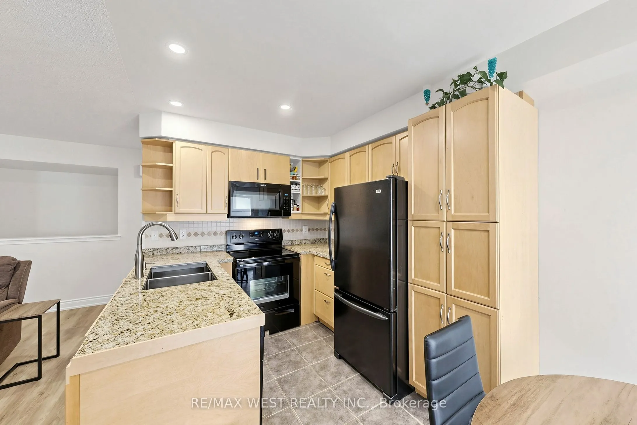 608 Shoreline Drive #1