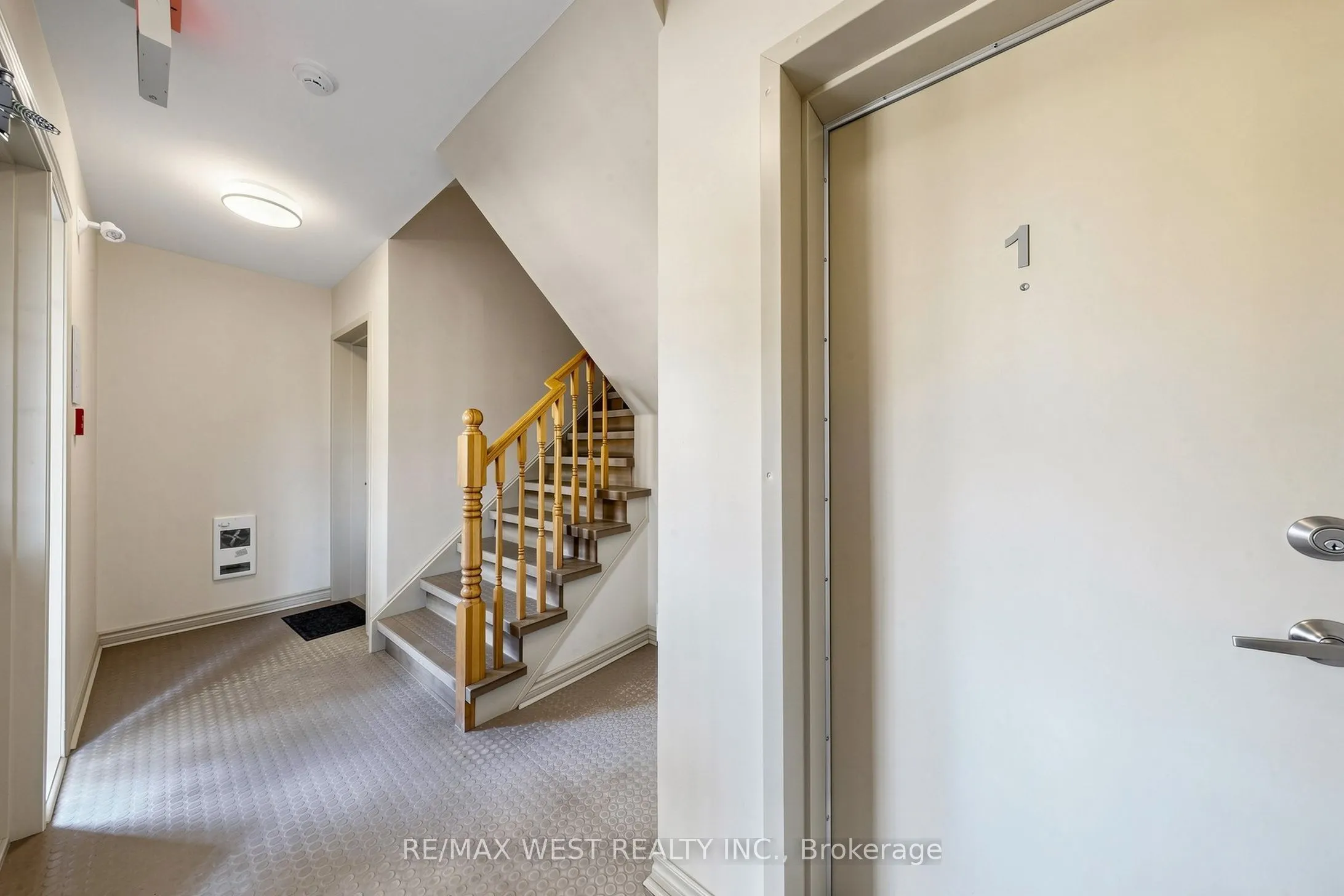 608 Shoreline Drive #1