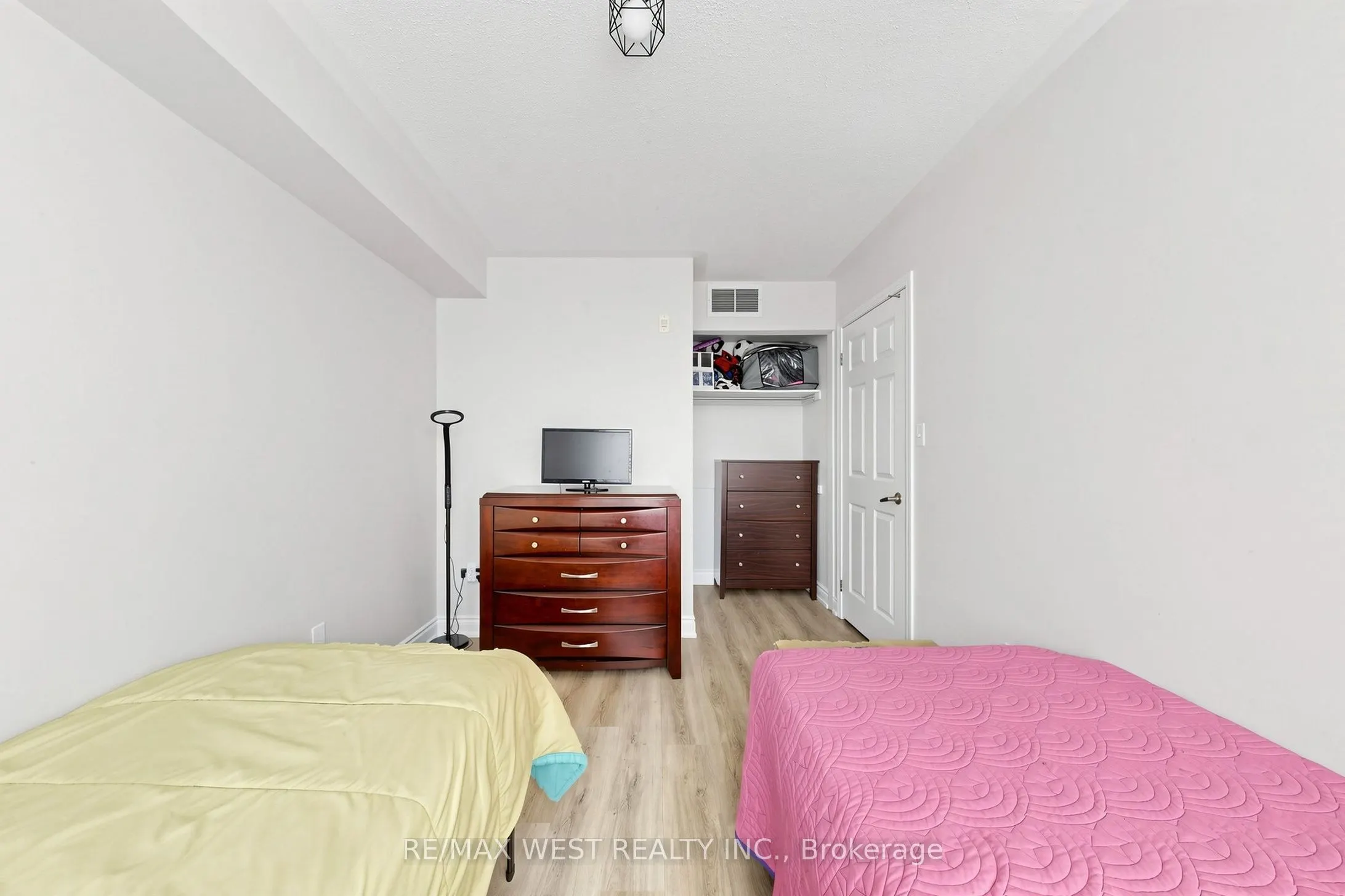 608 Shoreline Drive #1