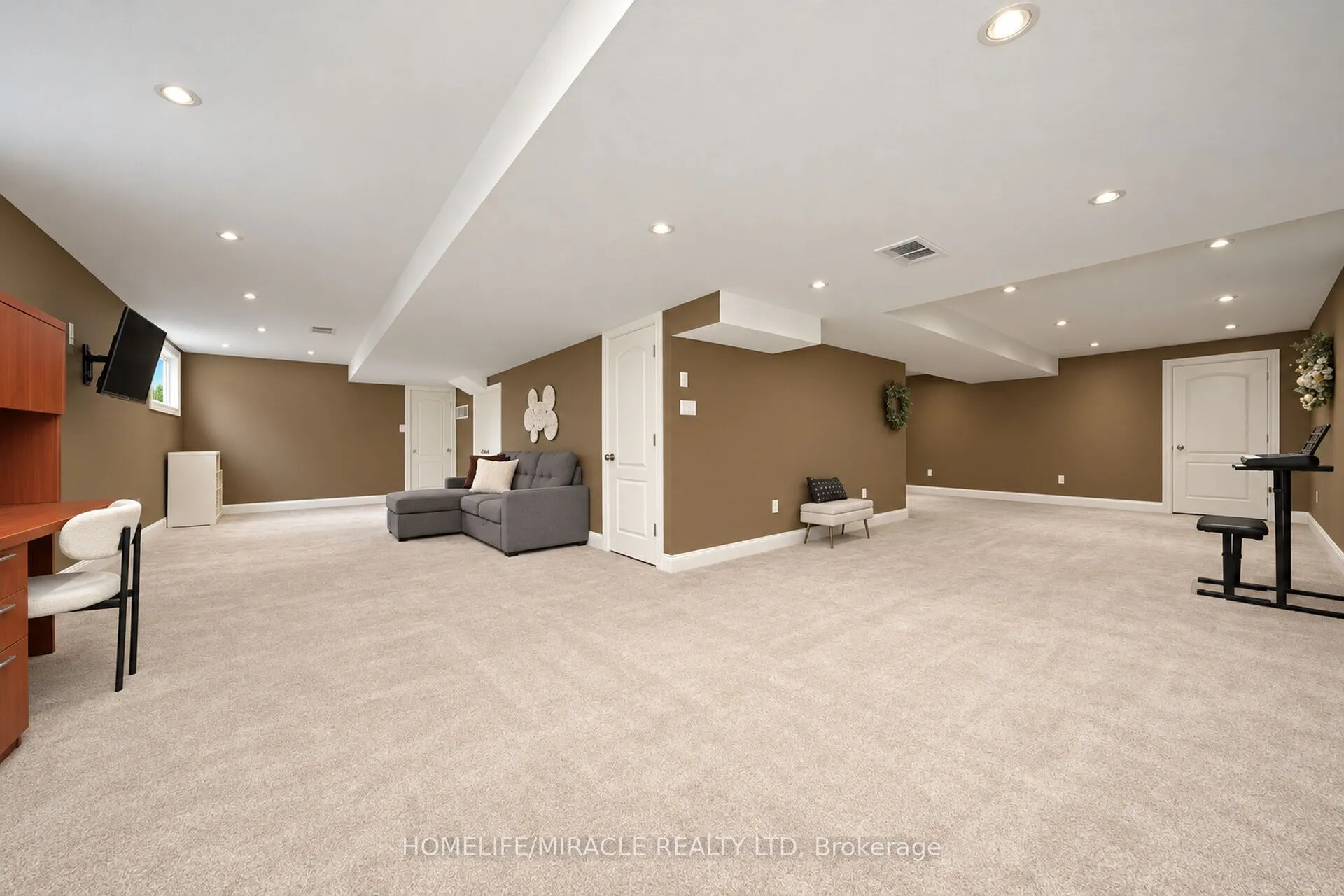 17 Buena Vista Drive