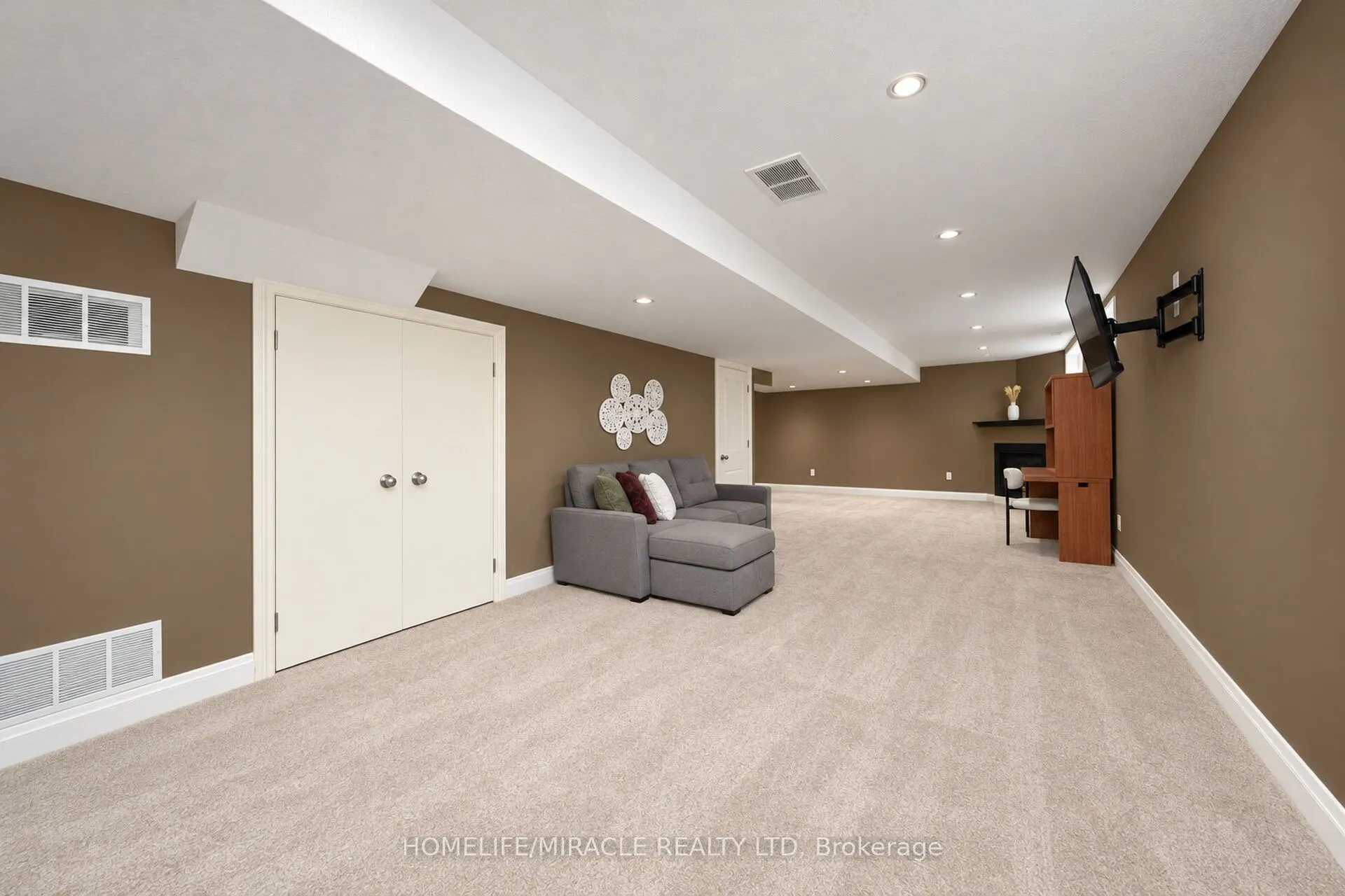 17 Buena Vista Drive