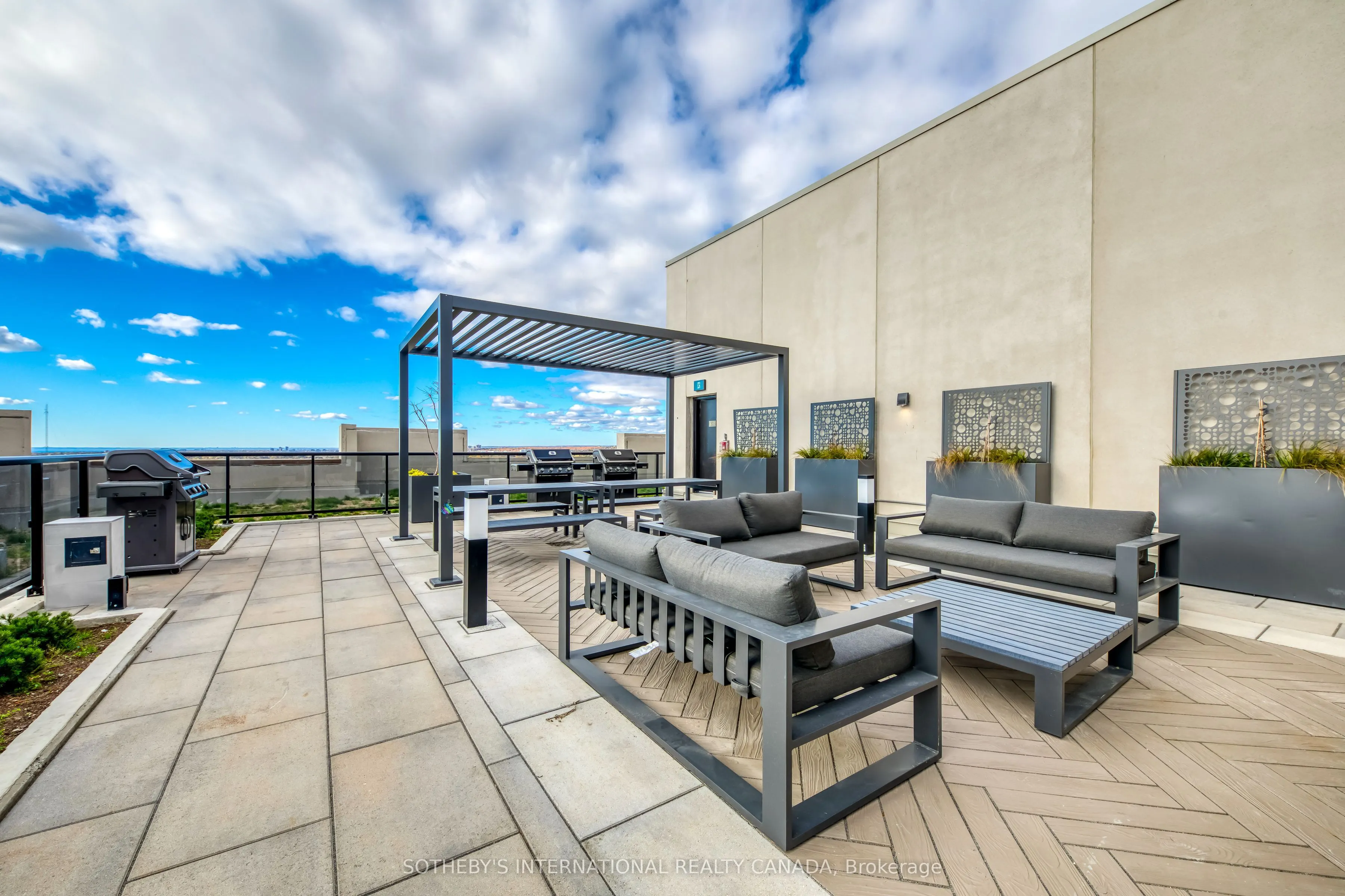 1035 Southdown Road #212