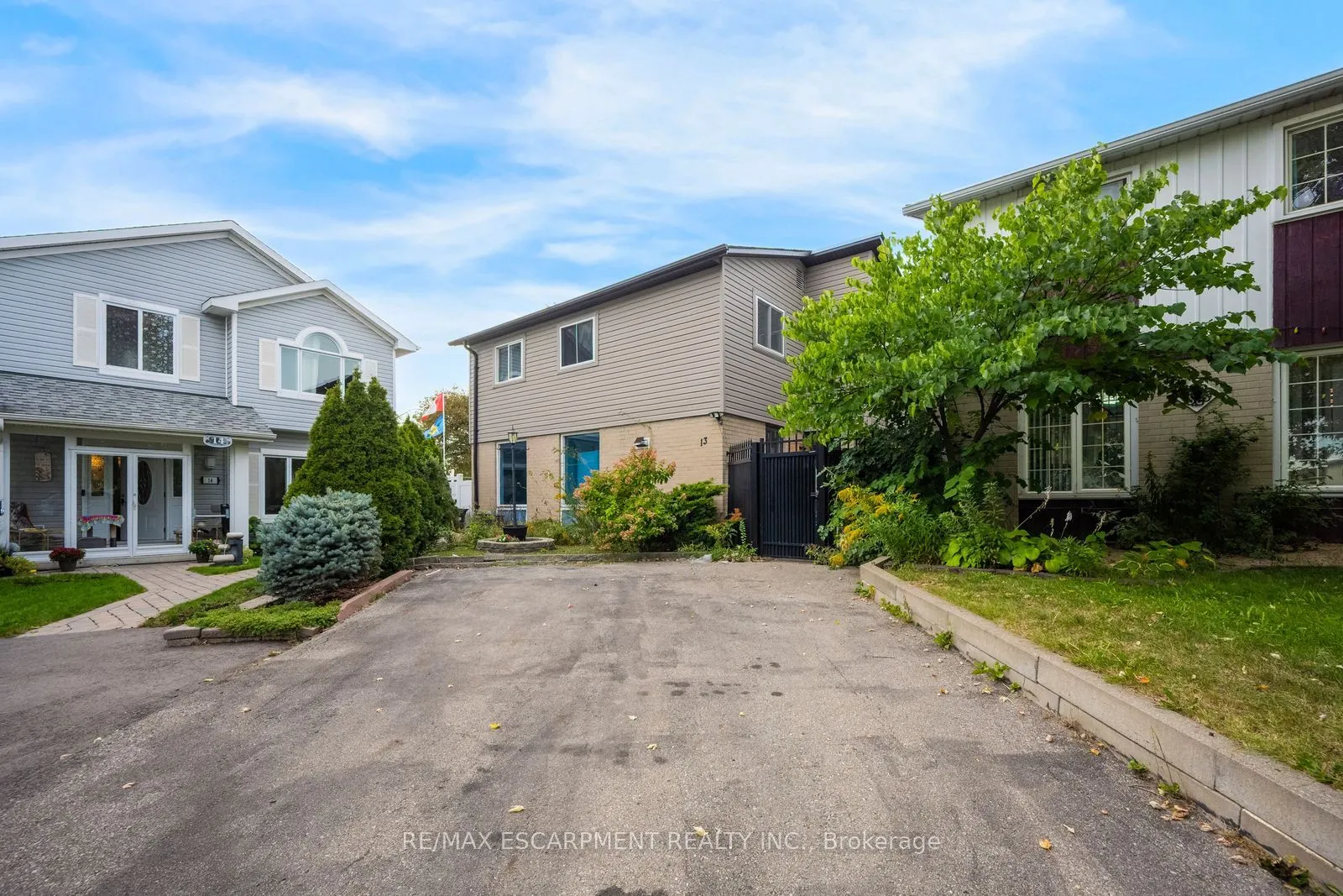 13 Holmstead Court