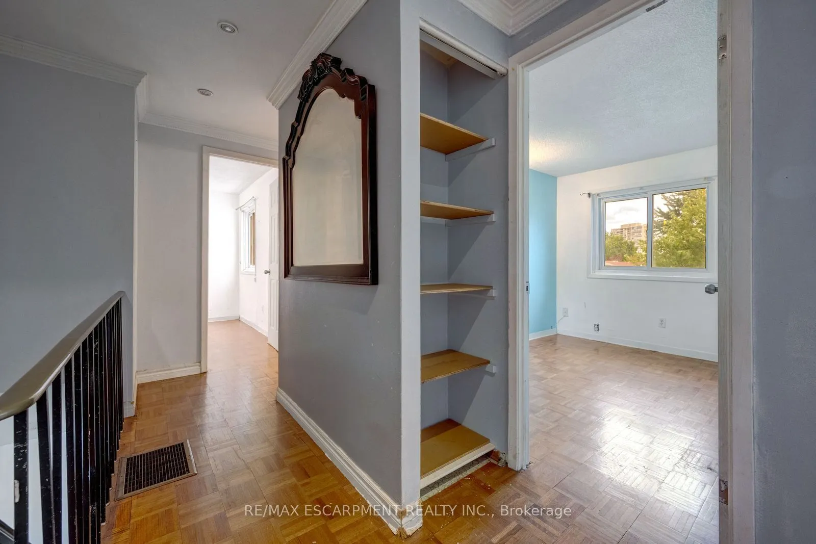 13 Holmstead Court