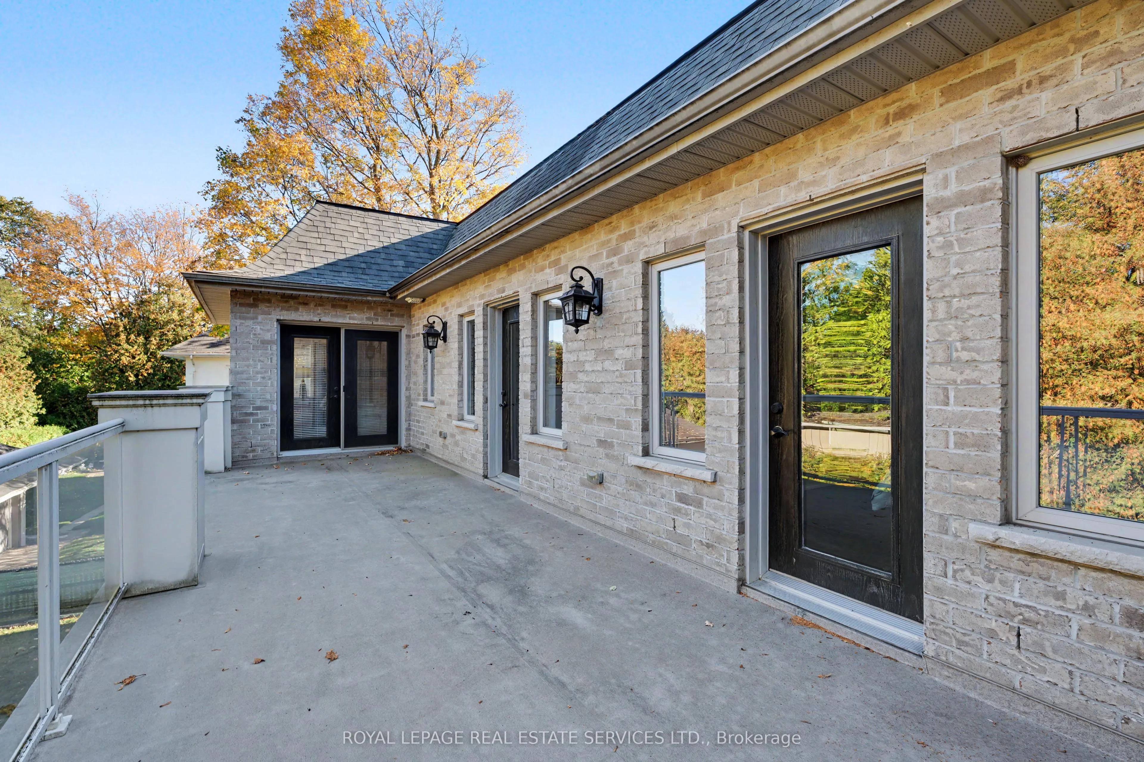 369 Lees Lane