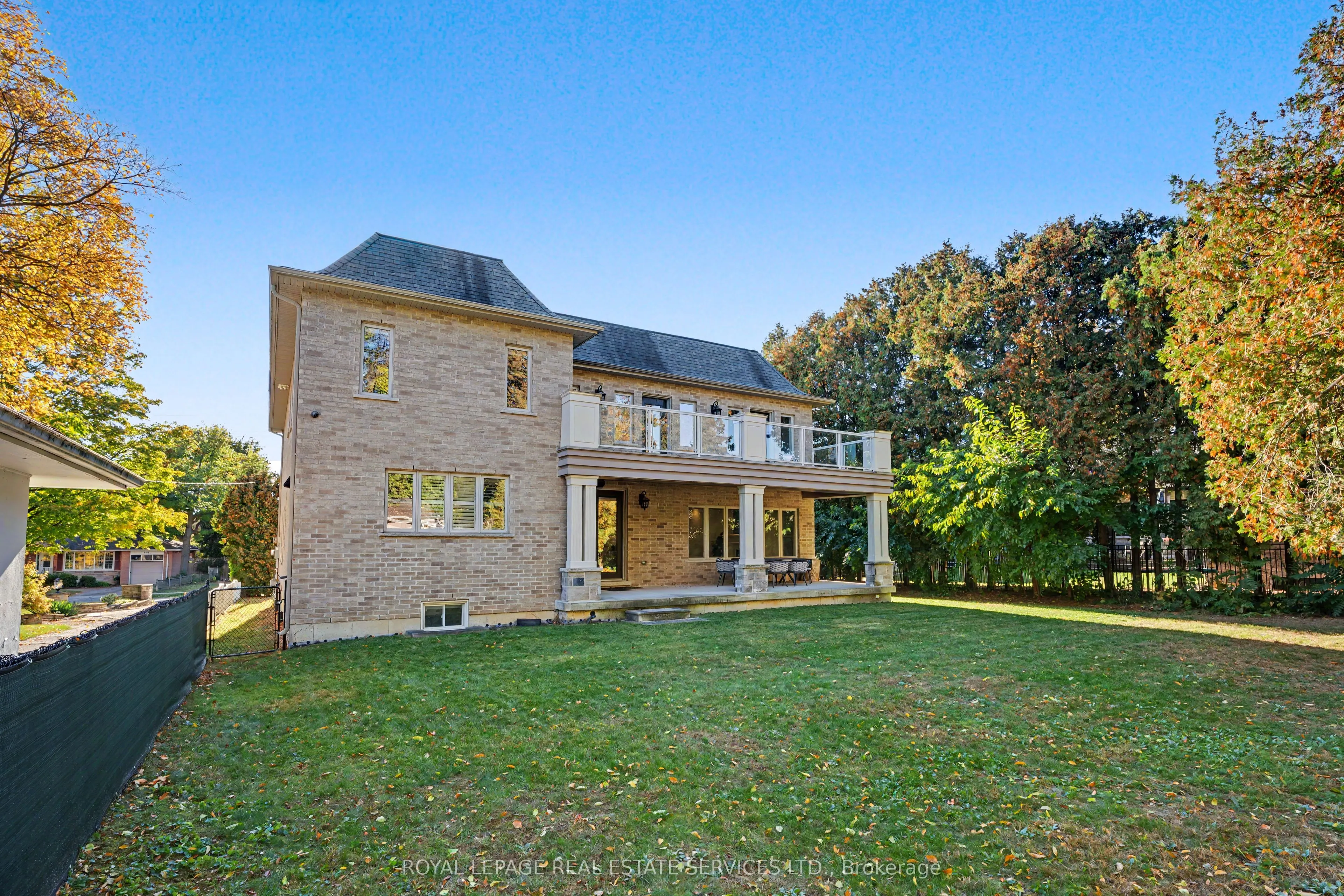 369 Lees Lane