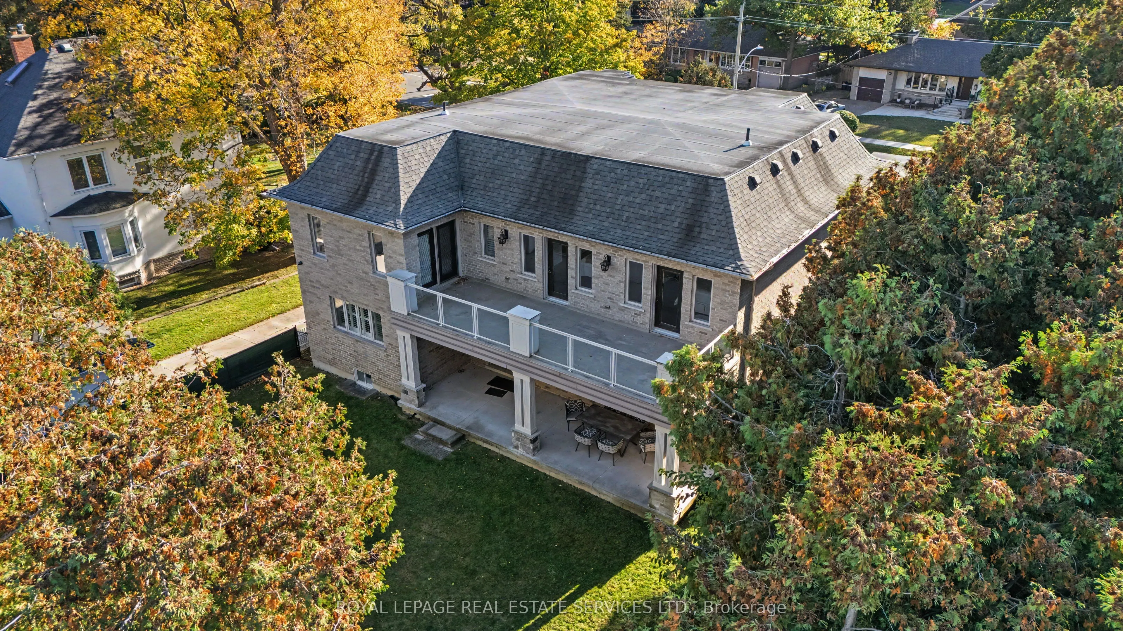 369 Lees Lane