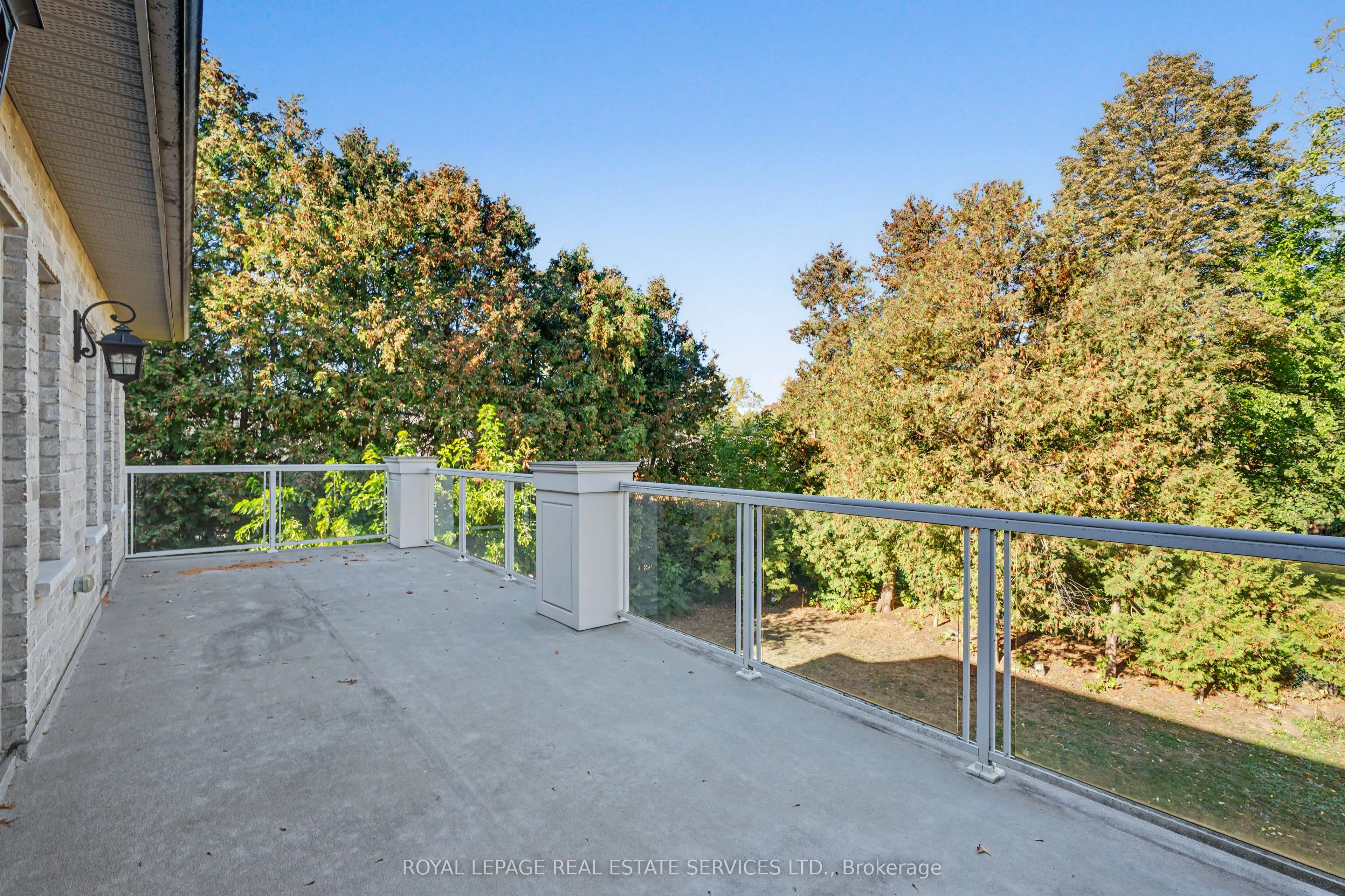 369 Lees Lane