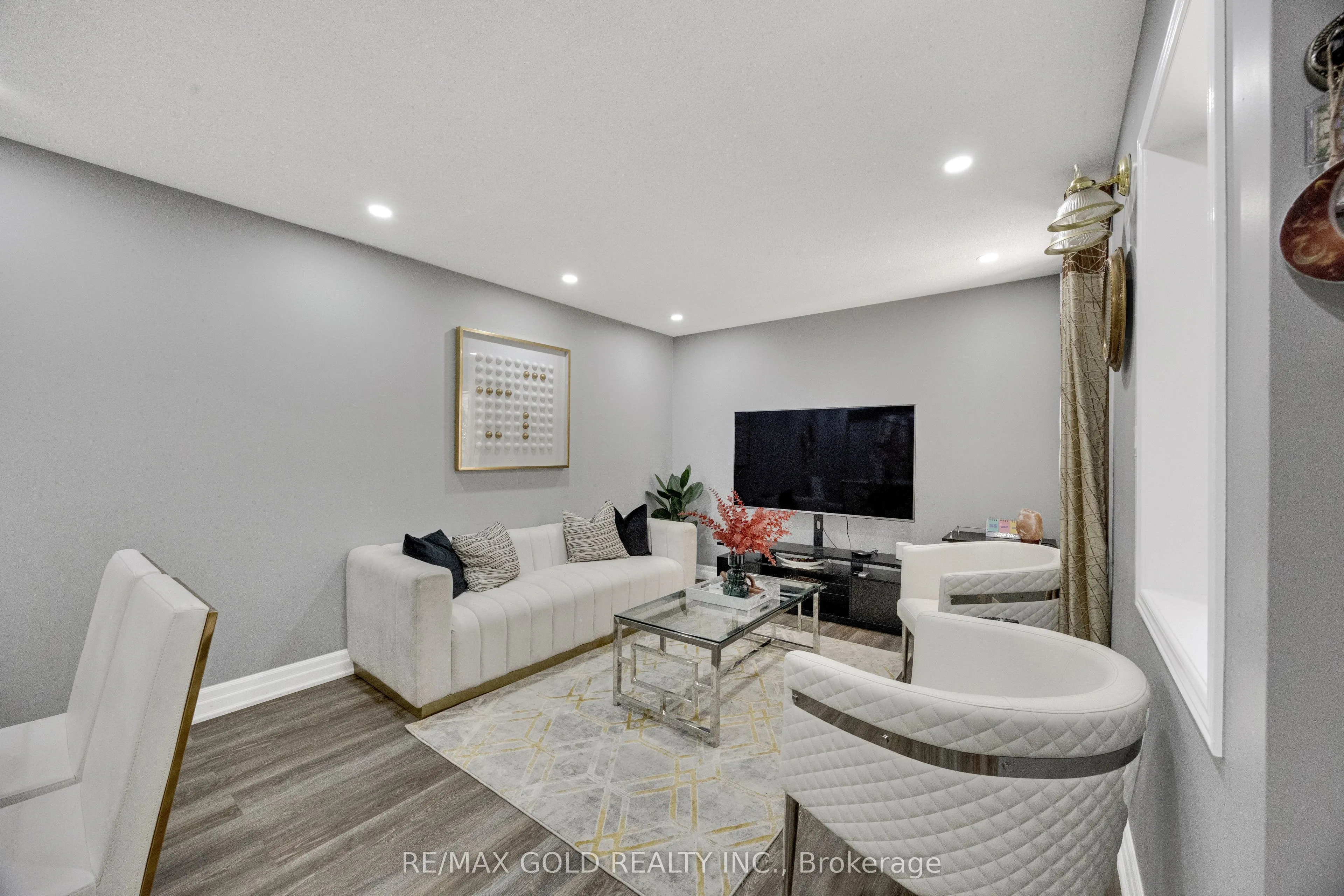 2555 Thomas Street #75