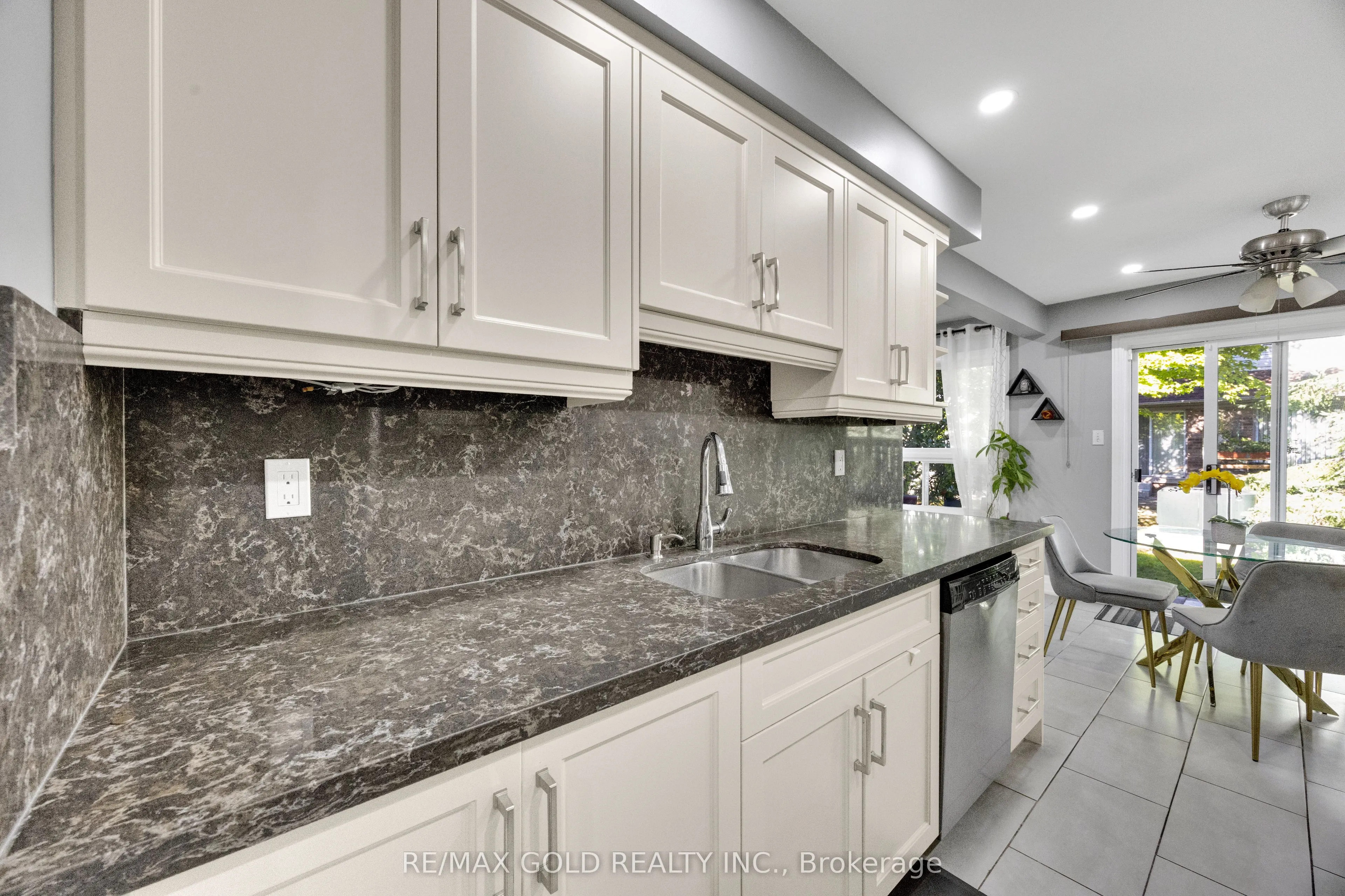 2555 Thomas Street #75