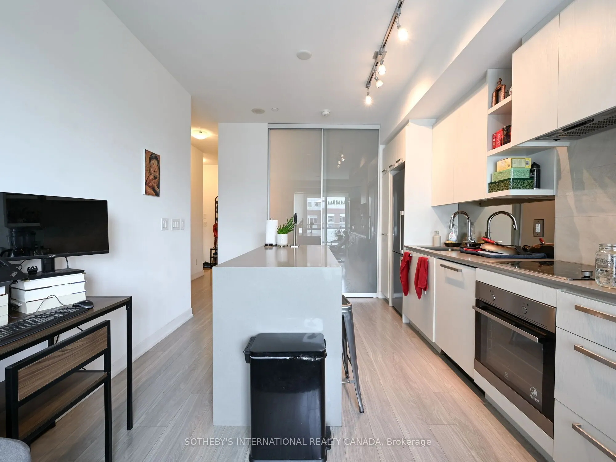 1830 Bloor Street W #813