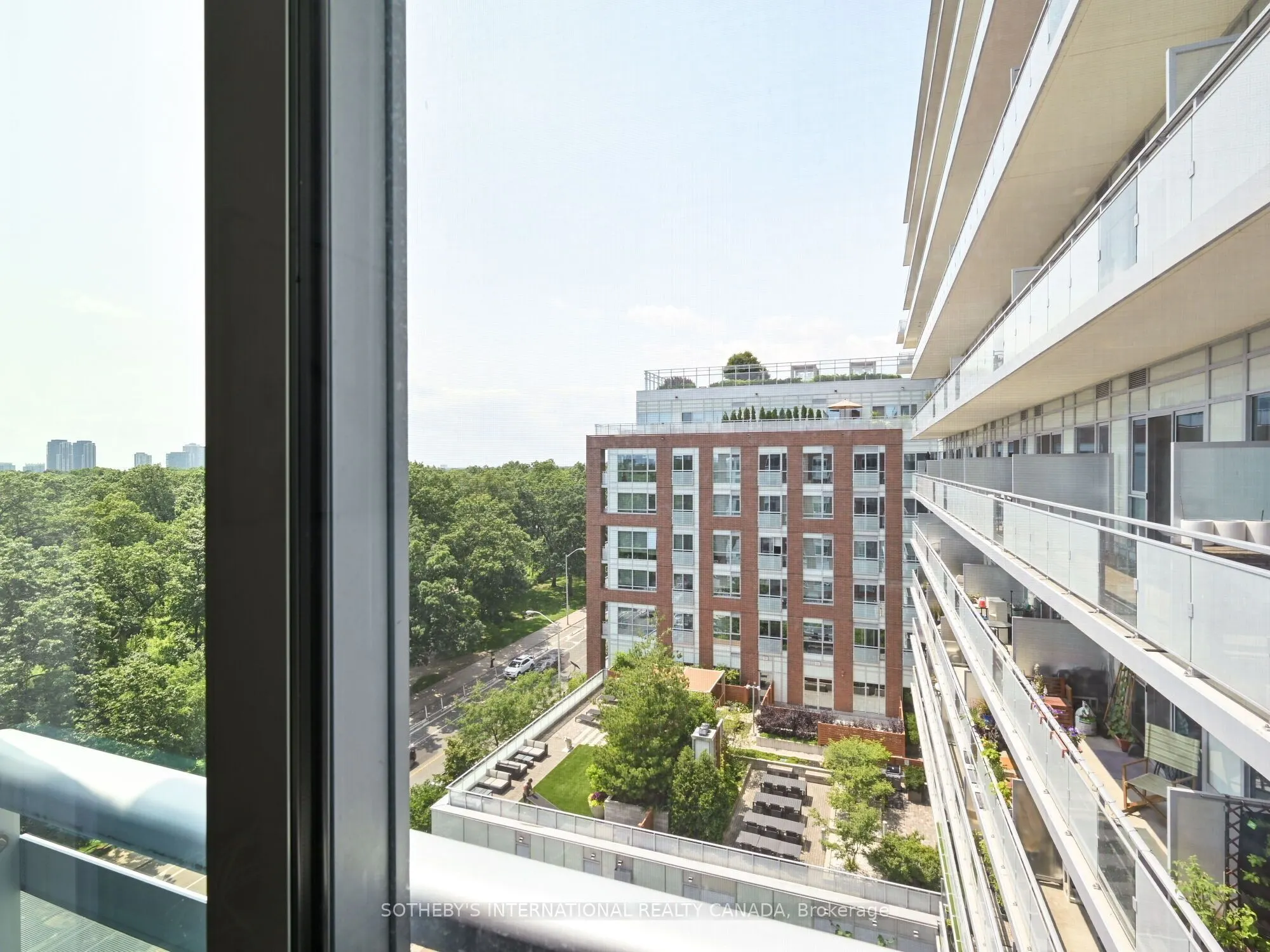 1830 Bloor Street W #813