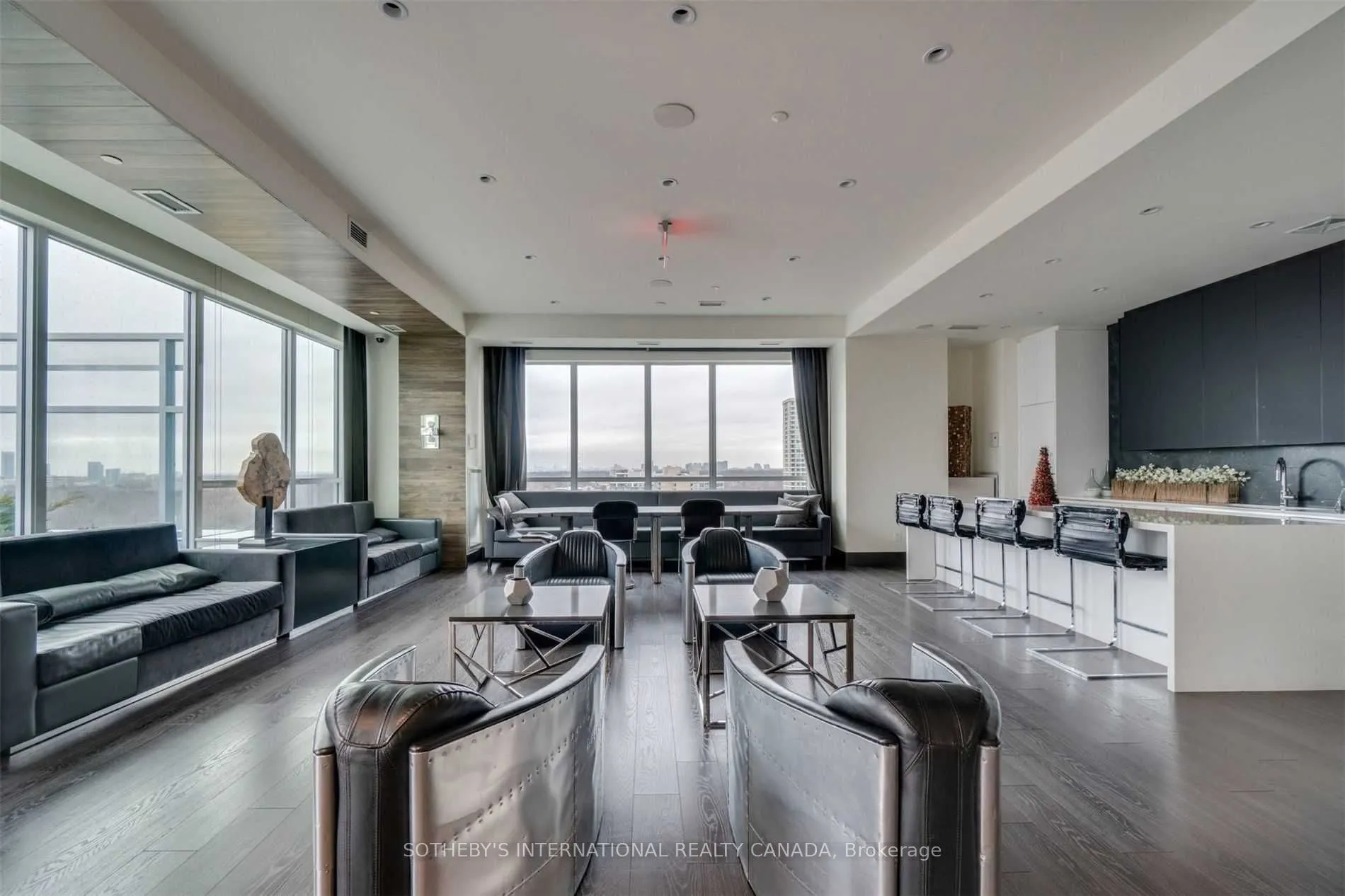 1830 Bloor Street W #813