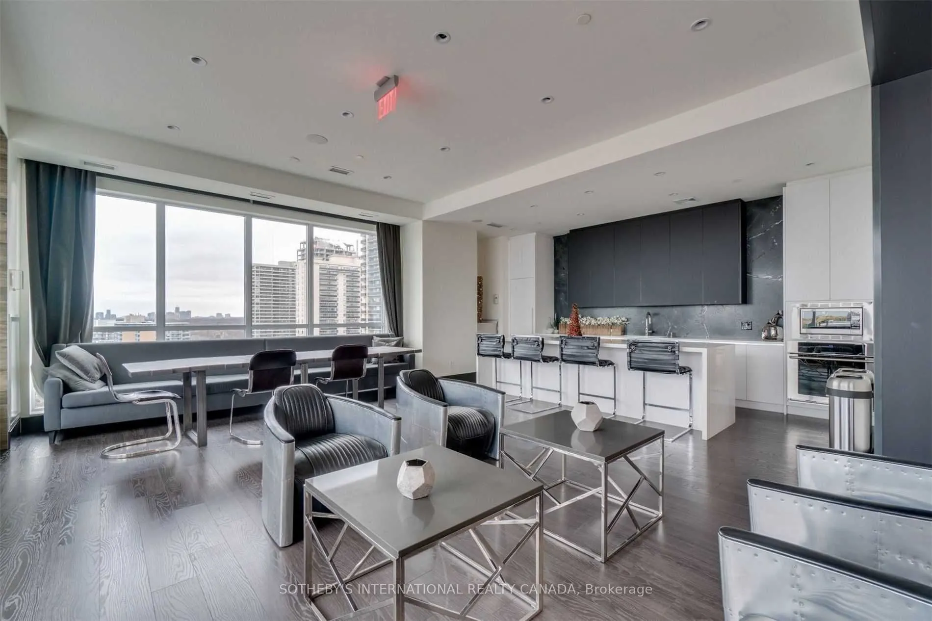 1830 Bloor Street W #813