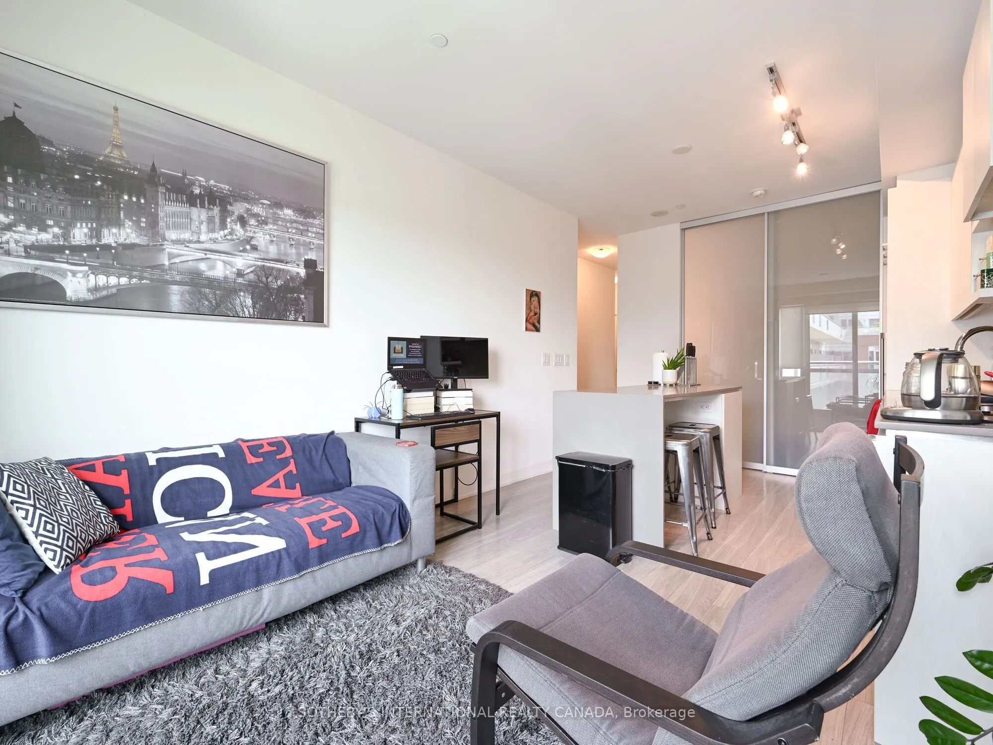 1830 Bloor Street W #813