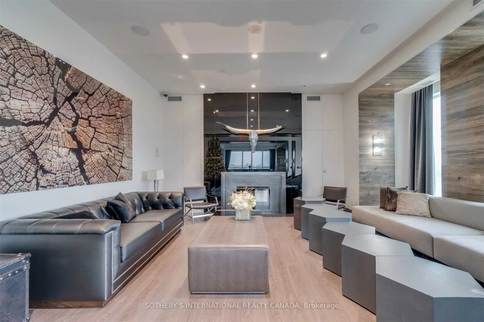 1830 Bloor Street W #813